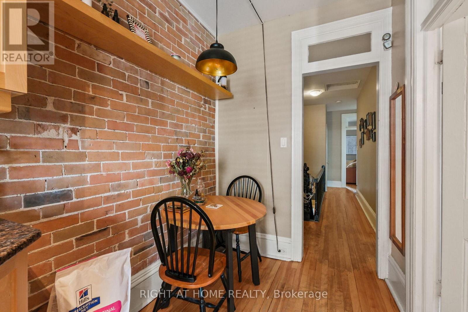 93 GILMOUR STREET - 12