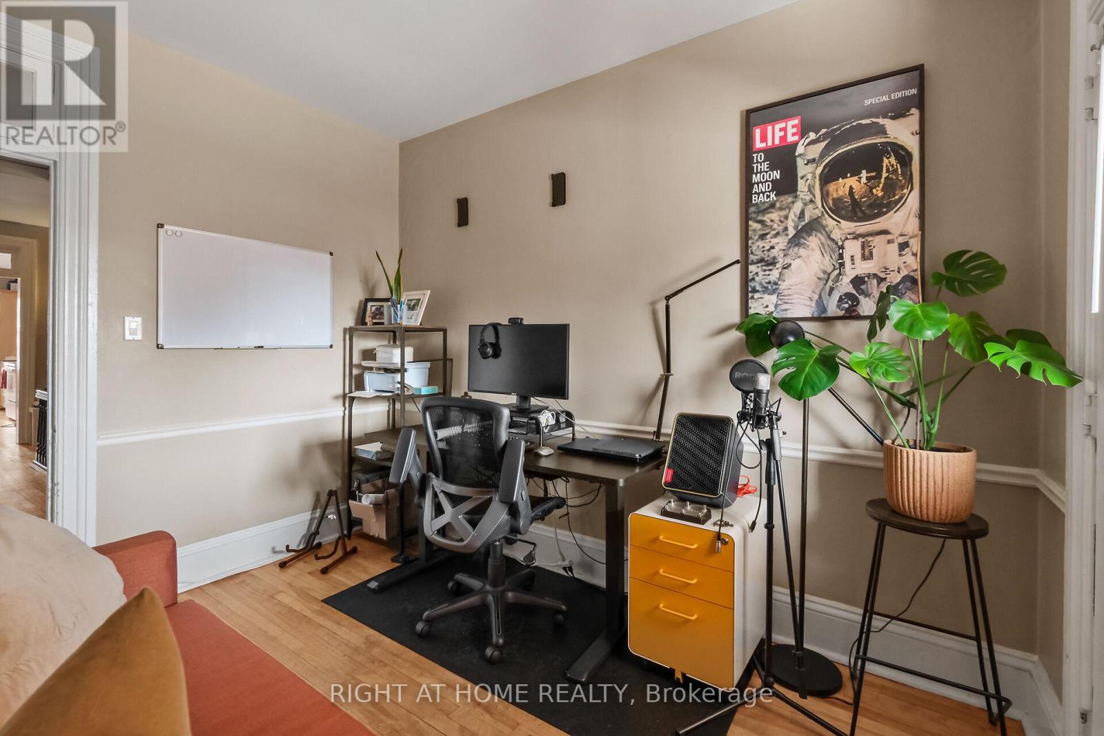 93 GILMOUR STREET - 22