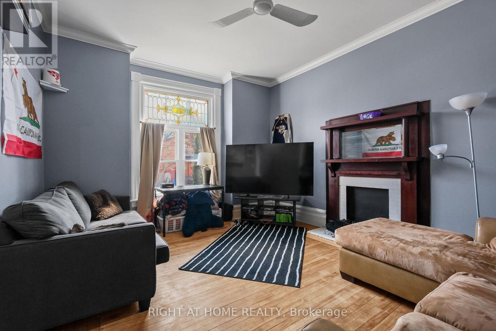 93 GILMOUR STREET - 25