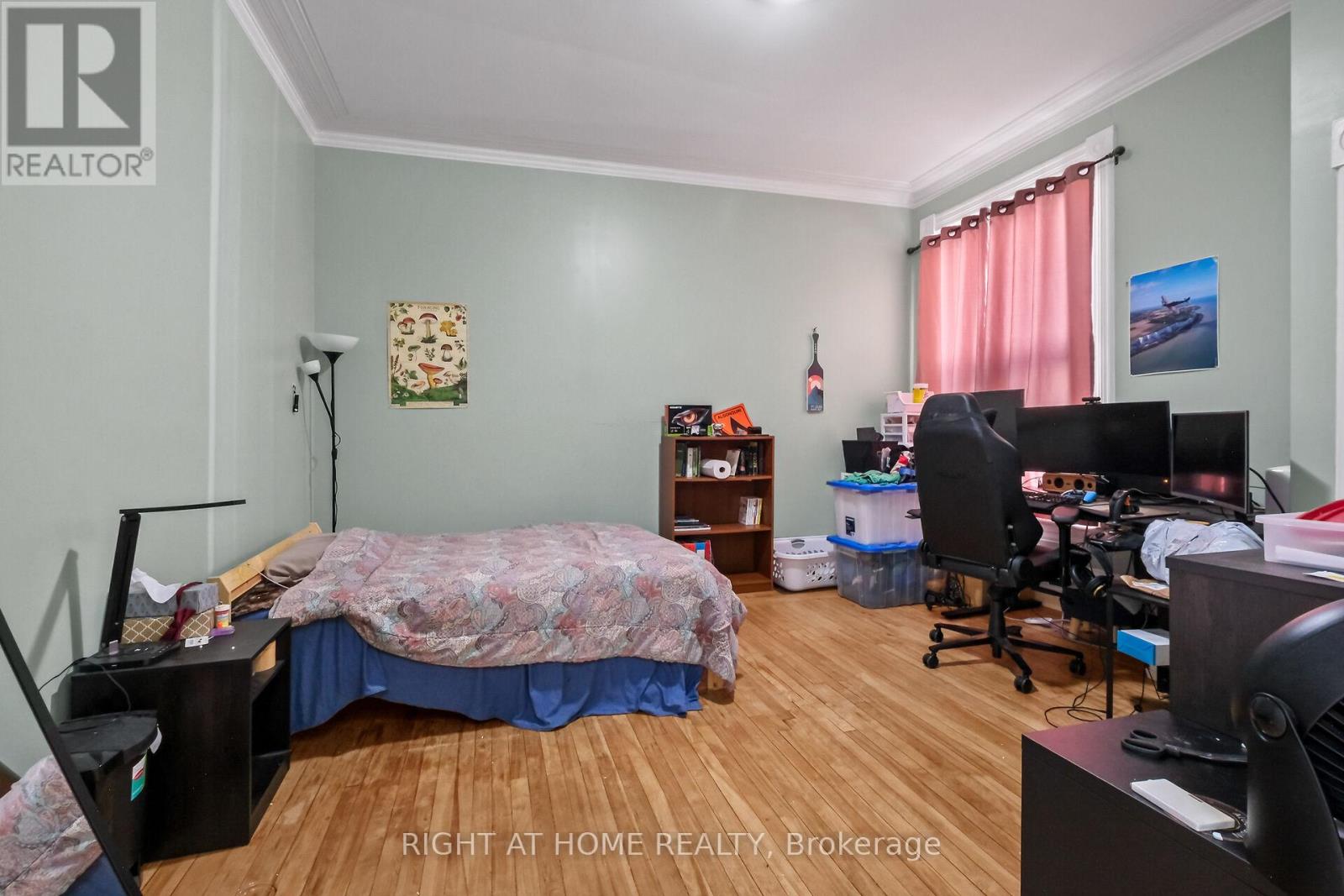 93 GILMOUR STREET - 29