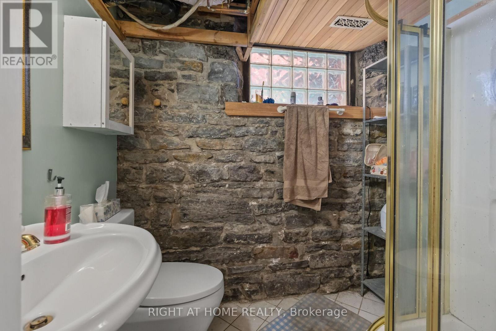 93 GILMOUR STREET - 47