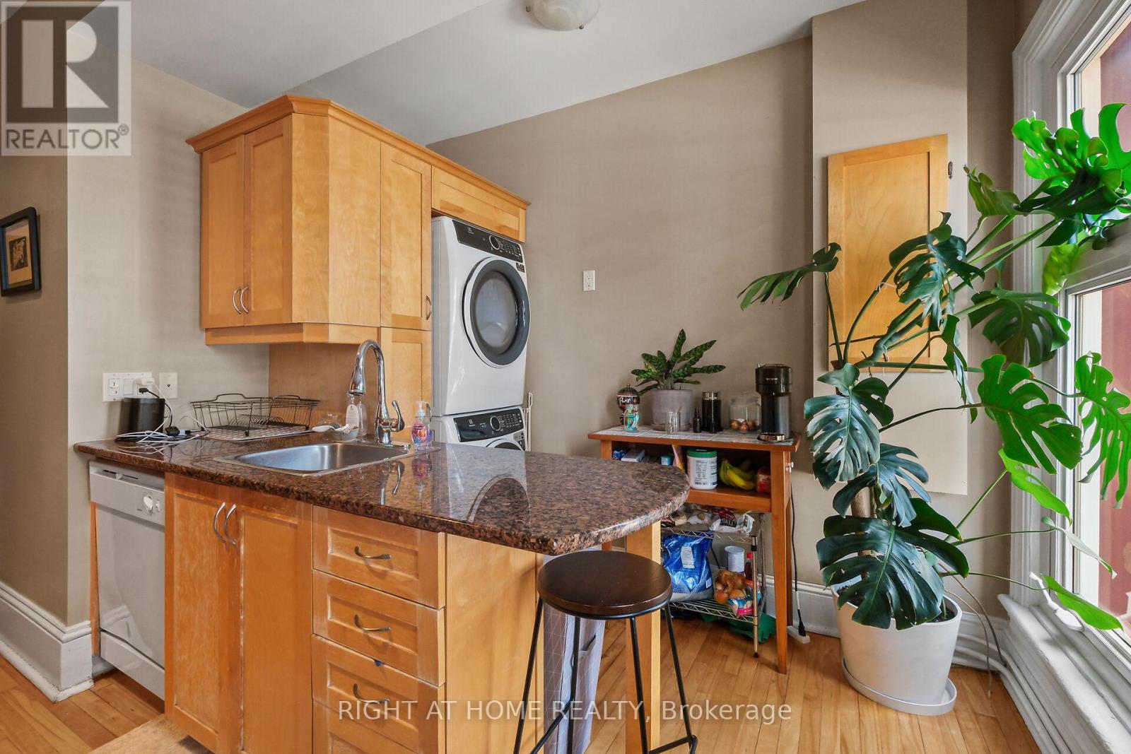 93 GILMOUR STREET - 8