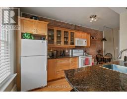 Kitchen - 93 Gilmour Street, Ottawa, ON K2P0N5 Photo 10