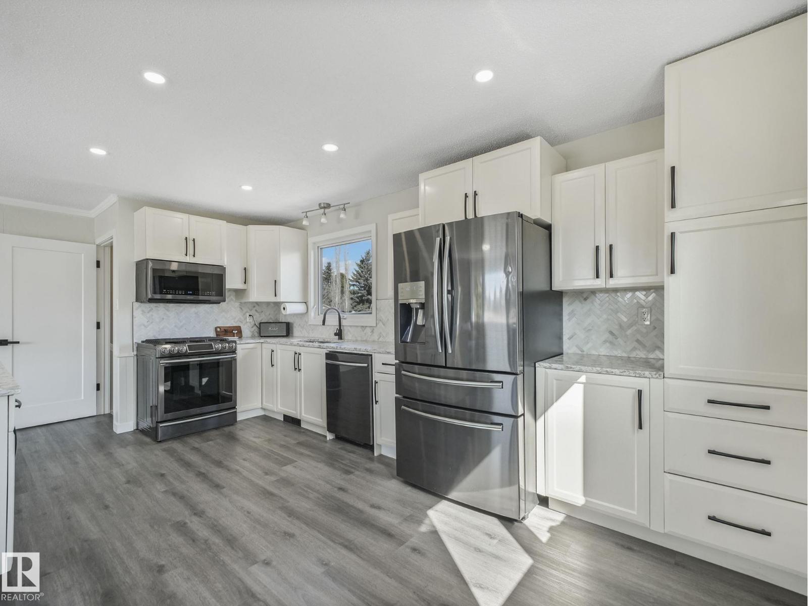 17 OATWAY ST, Spruce Grove