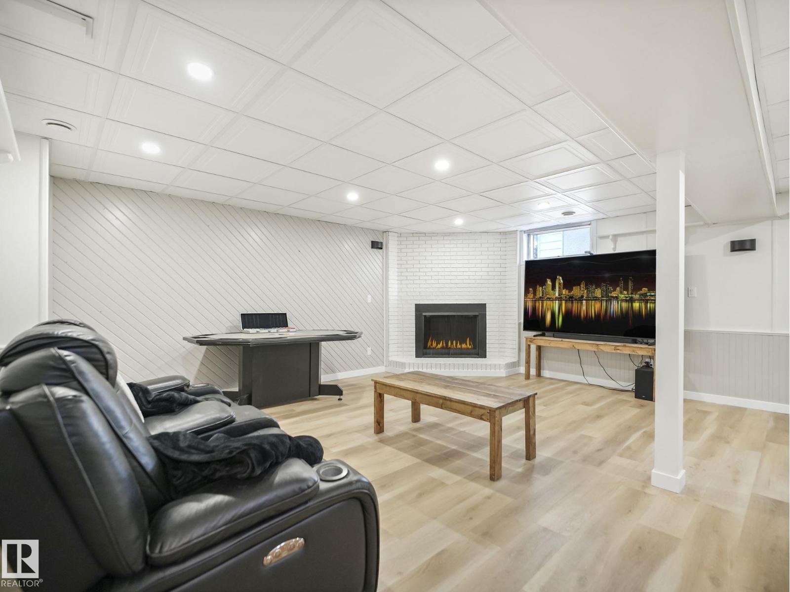 17 OATWAY ST, Spruce Grove