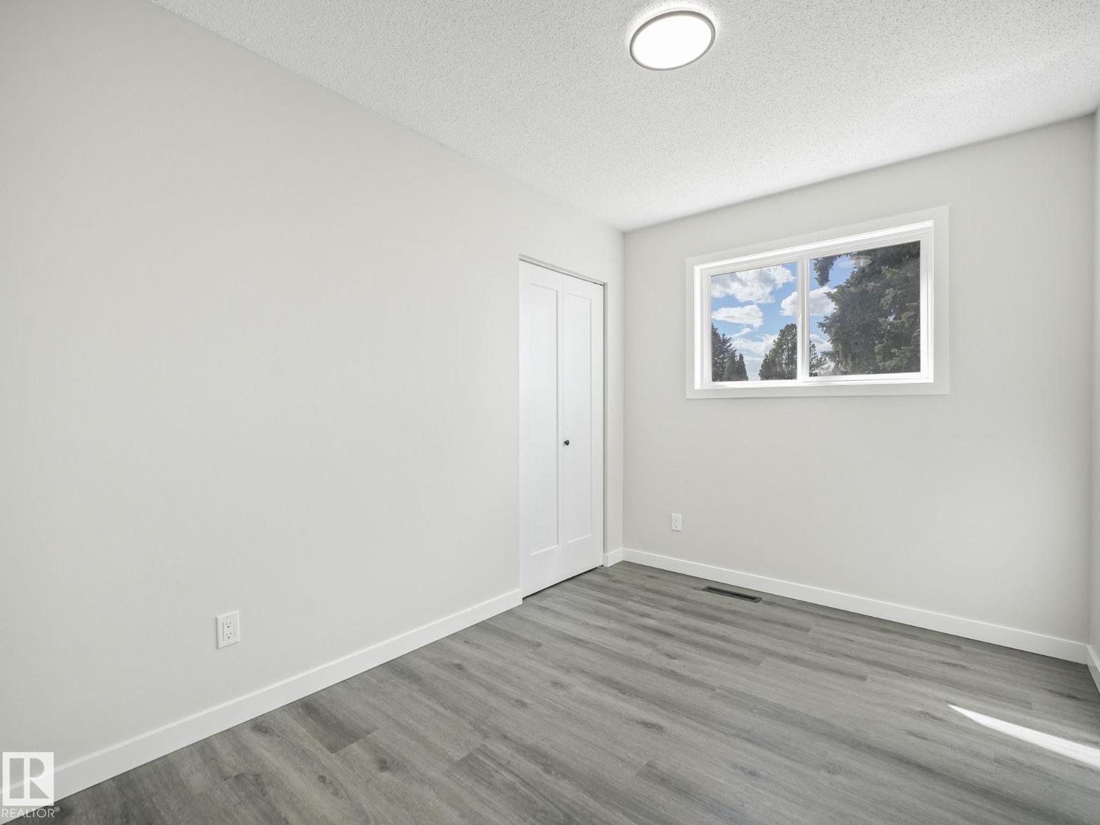 17 OATWAY ST, Spruce Grove