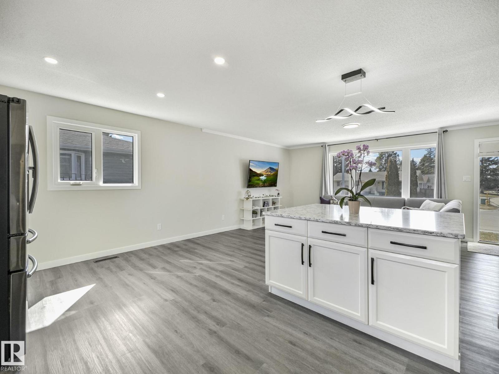 17 OATWAY ST, Spruce Grove