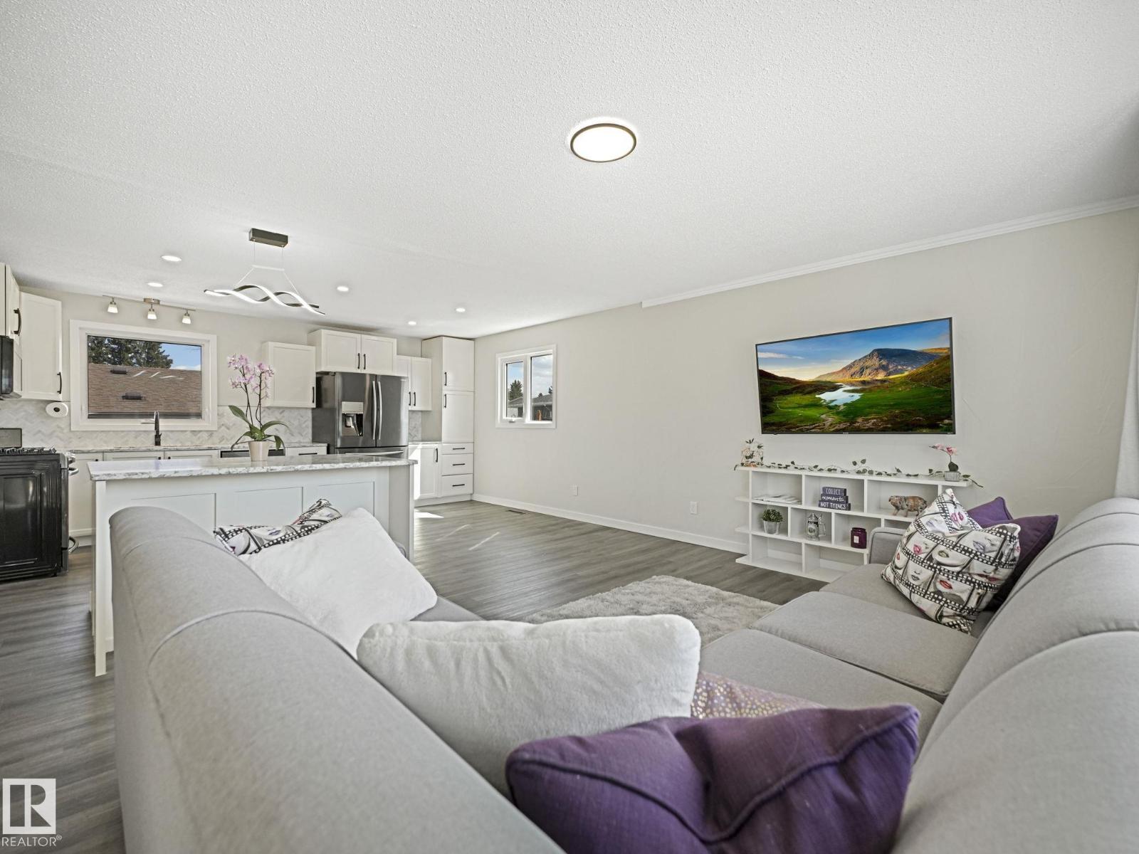 17 OATWAY ST, Spruce Grove