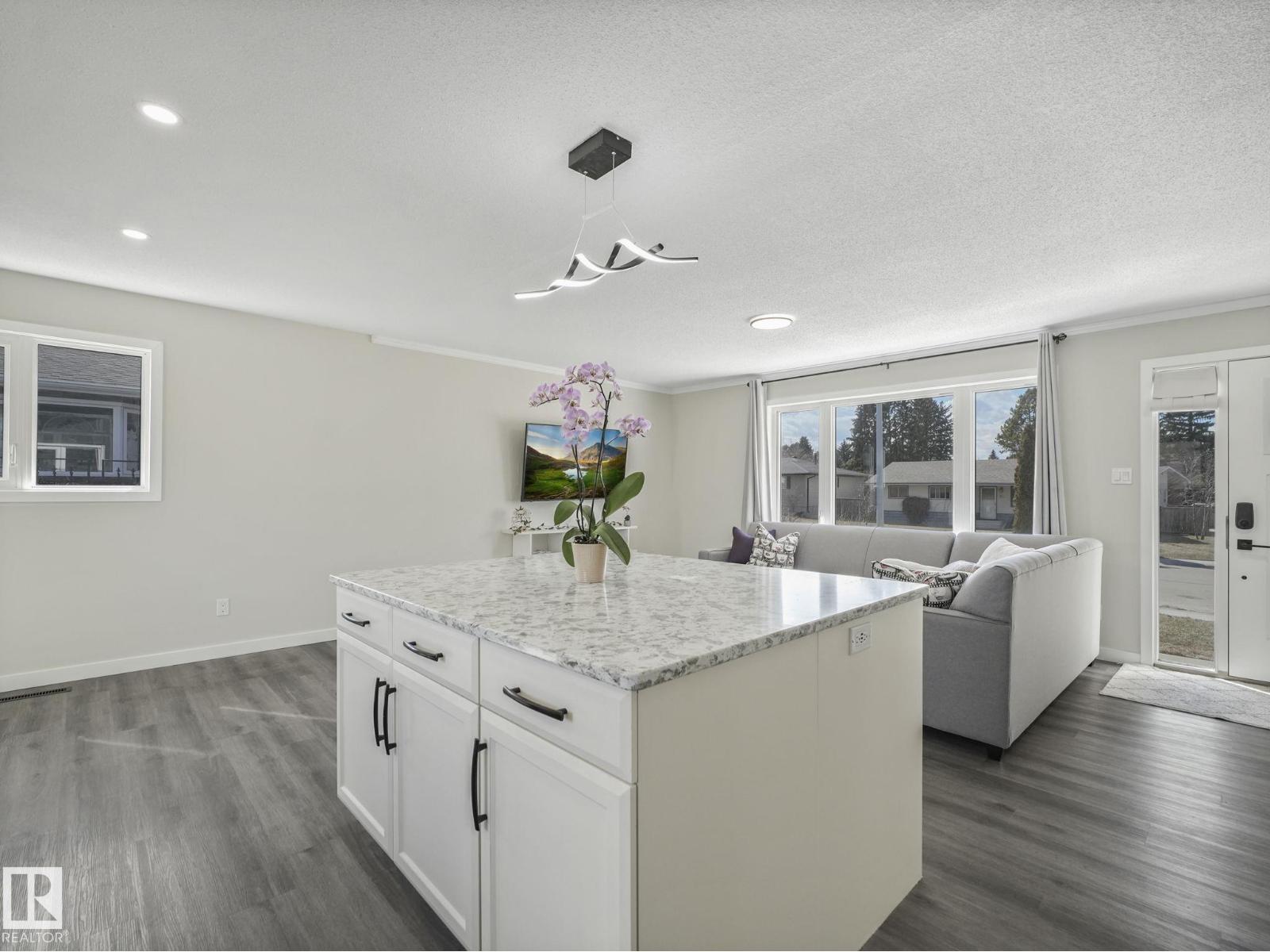 17 OATWAY ST, Spruce Grove