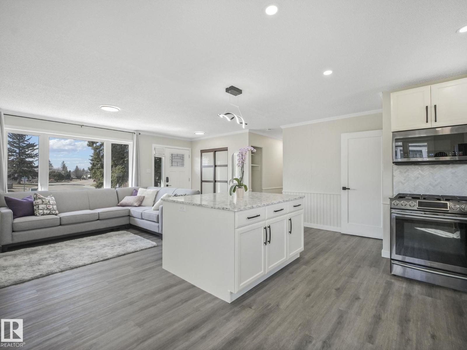 17 OATWAY ST, Spruce Grove