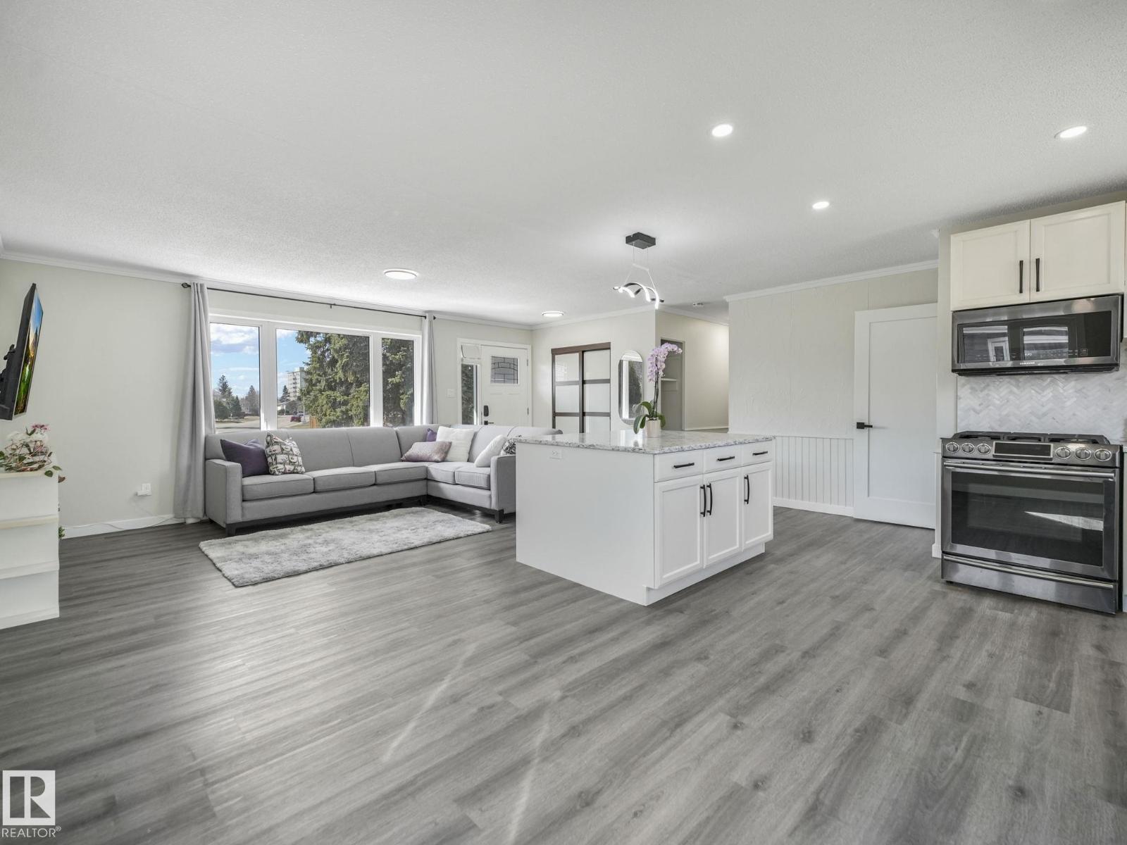 17 OATWAY ST, Spruce Grove