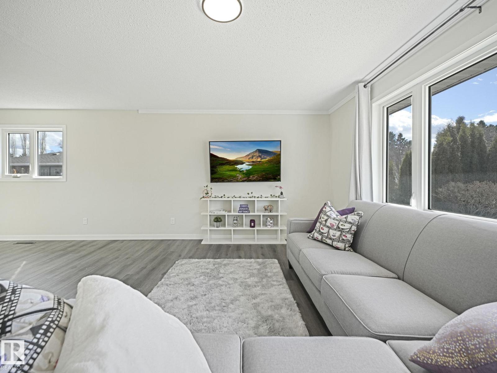 17 OATWAY ST, Spruce Grove