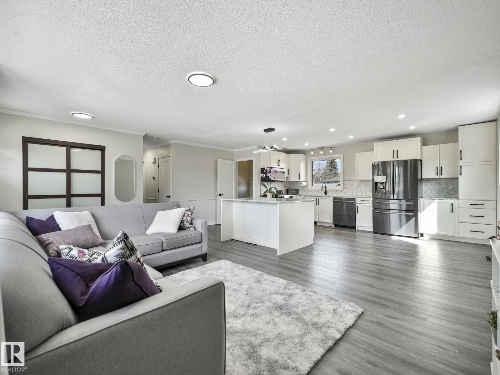 17 OATWAY ST, Spruce Grove