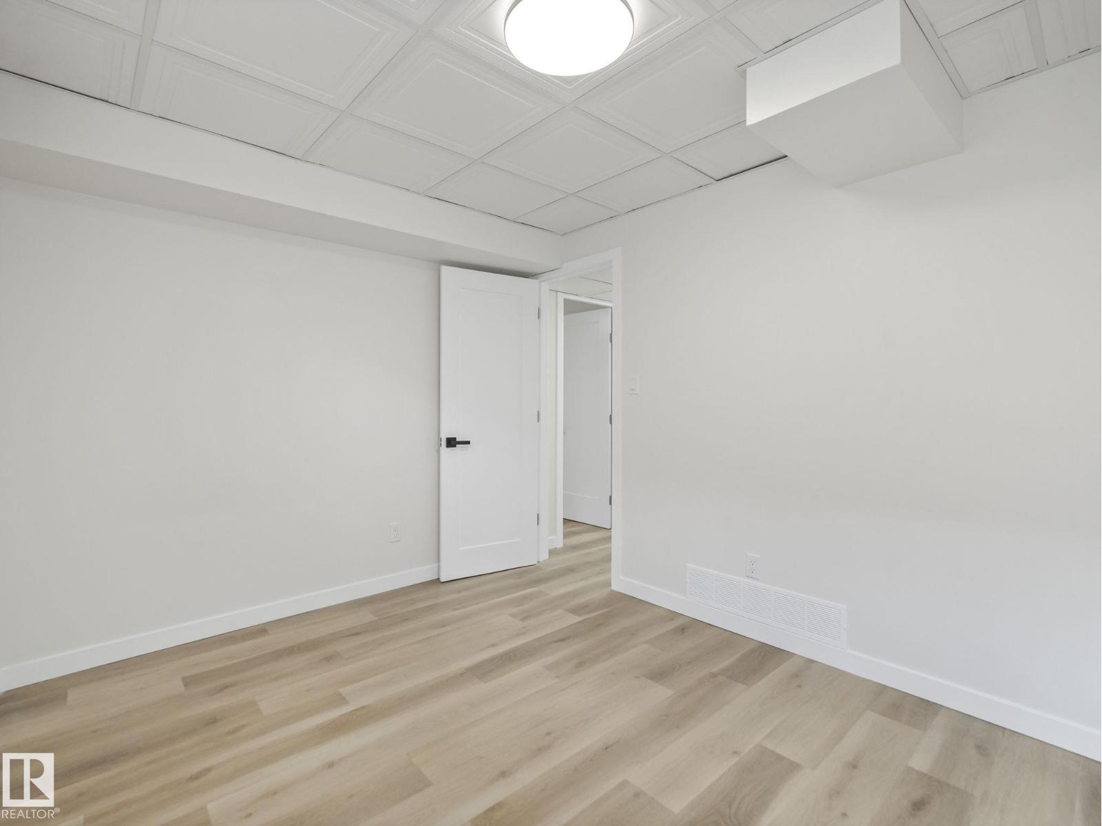 17 OATWAY ST, Spruce Grove