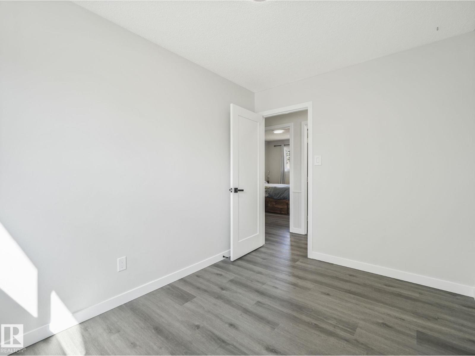 17 OATWAY ST, Spruce Grove