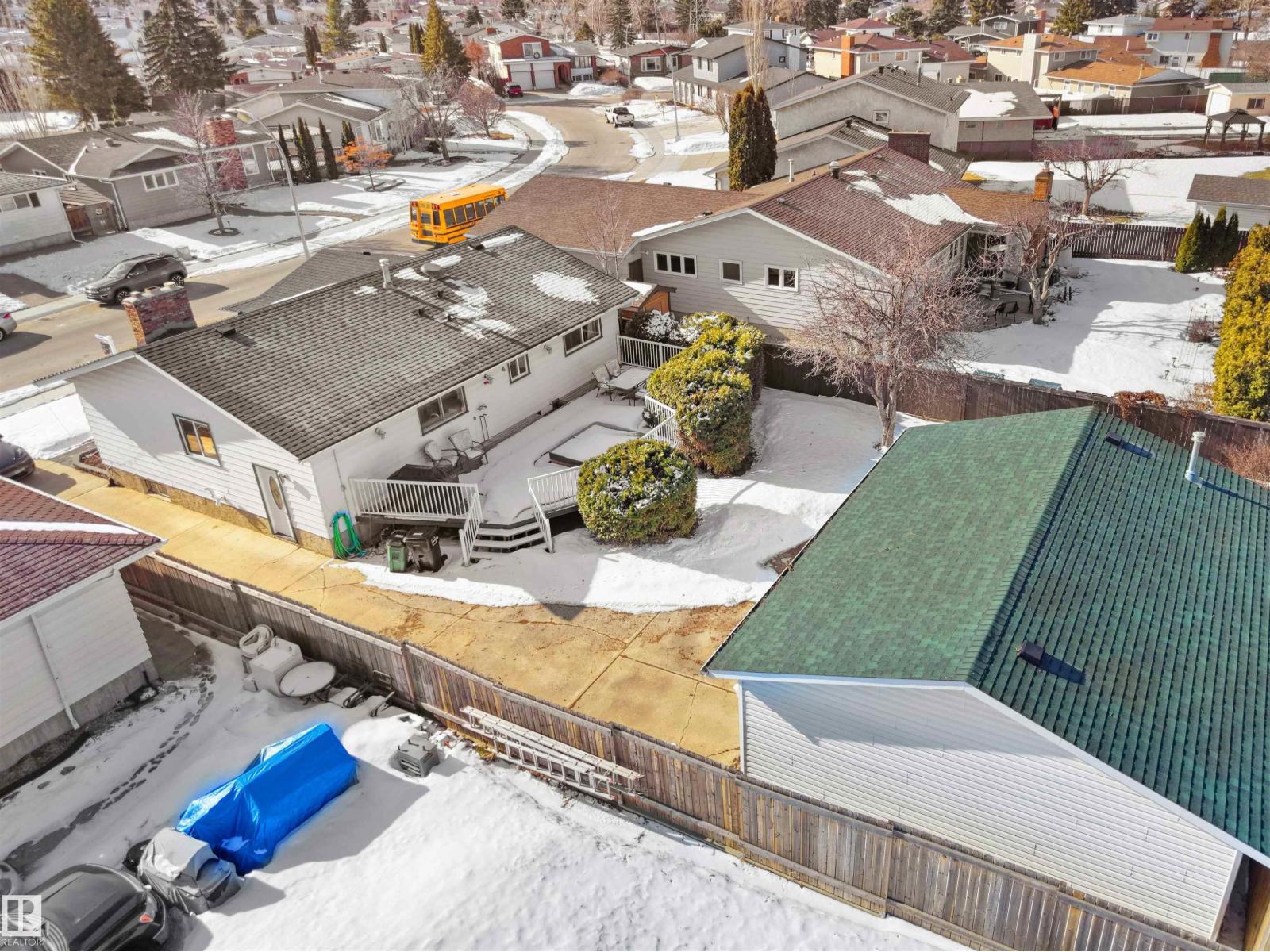 11044 166 AV NW, Edmonton