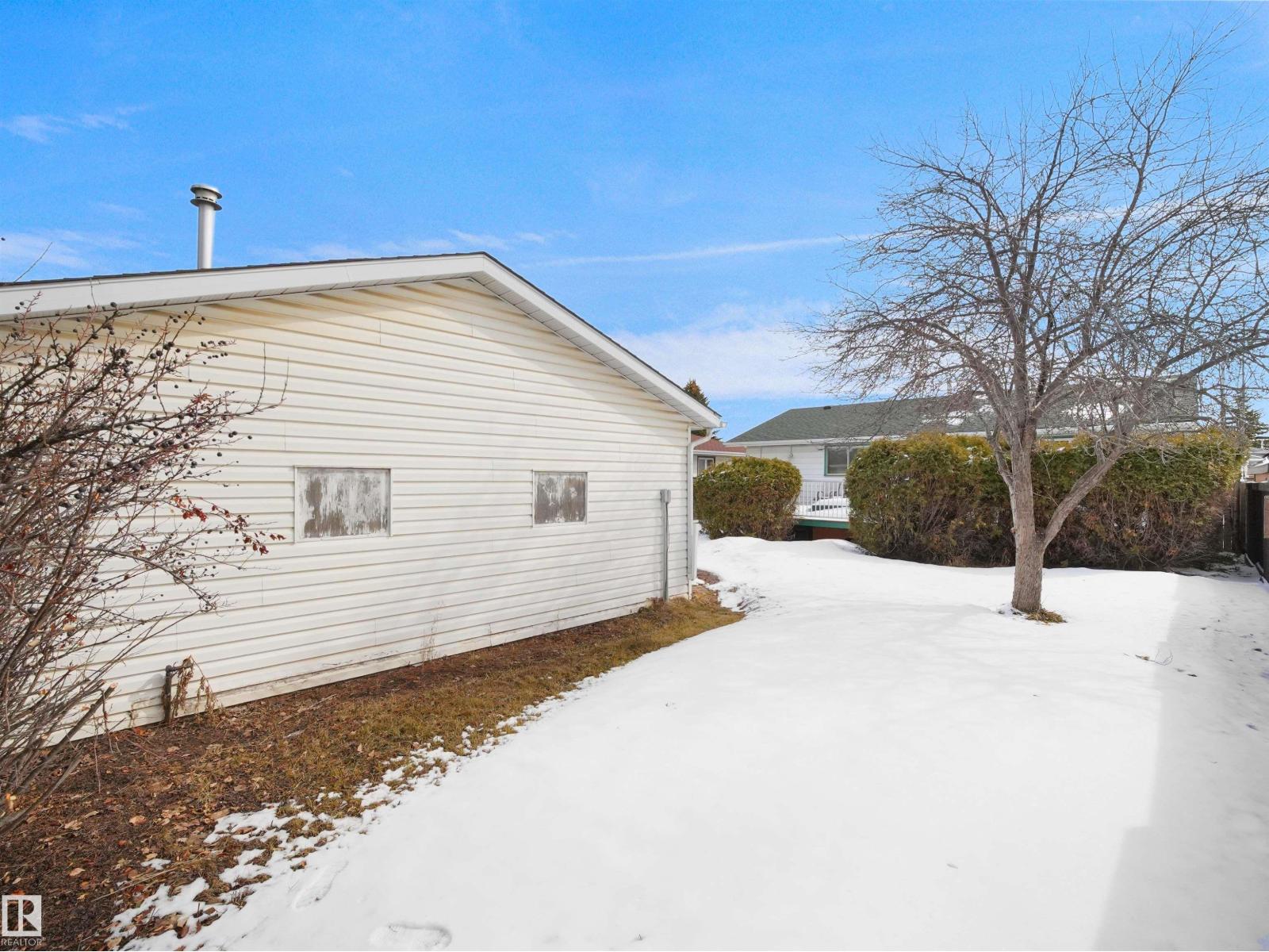 11044 166 AV NW, Edmonton