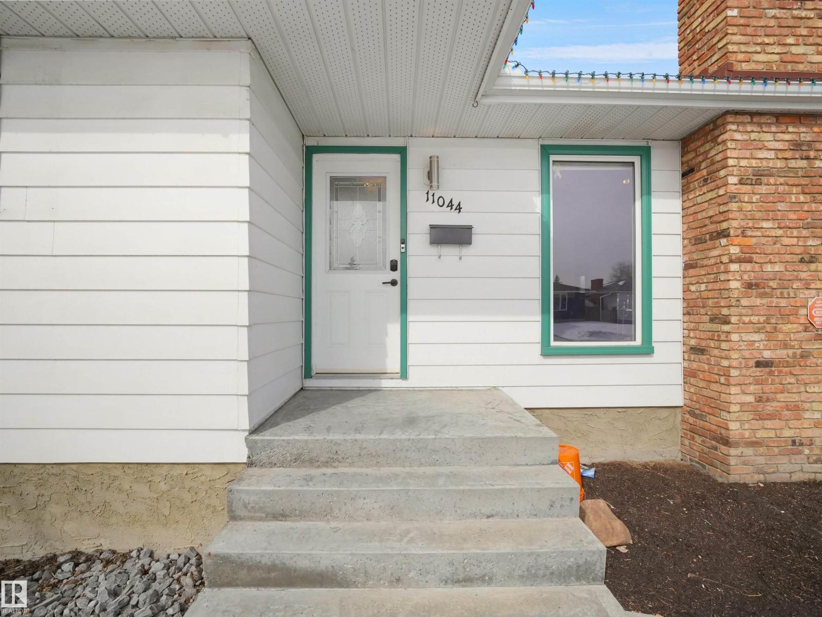 11044 166 AV NW, Edmonton