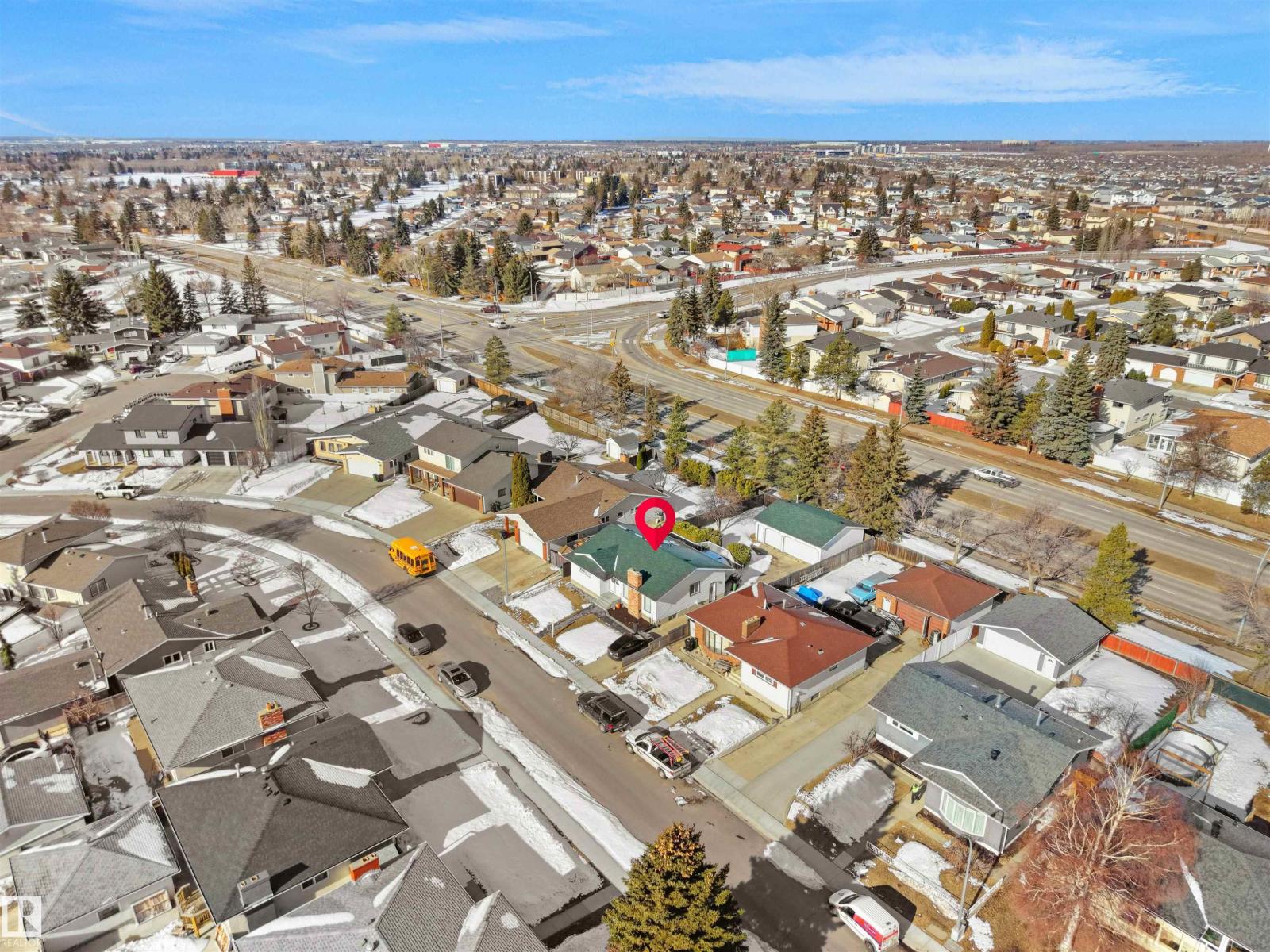 11044 166 AV NW, Edmonton