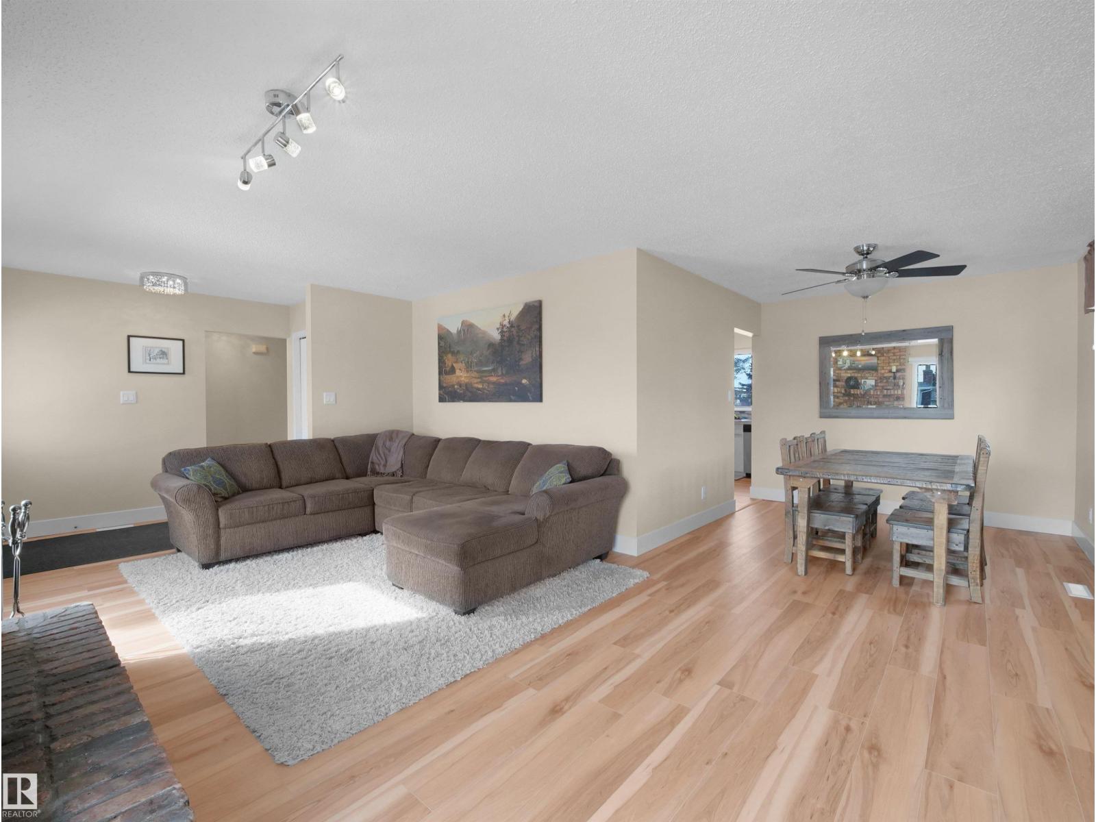 11044 166 AV NW, Edmonton