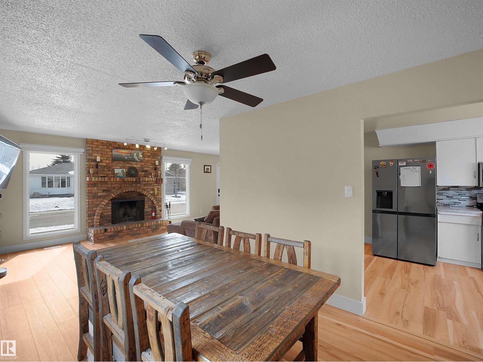 11044 166 AV NW, Edmonton