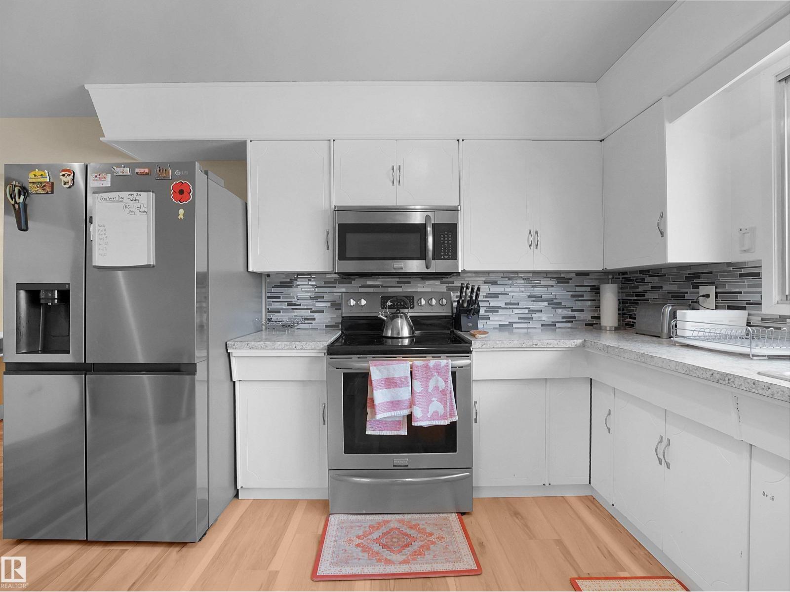 11044 166 AV NW, Edmonton