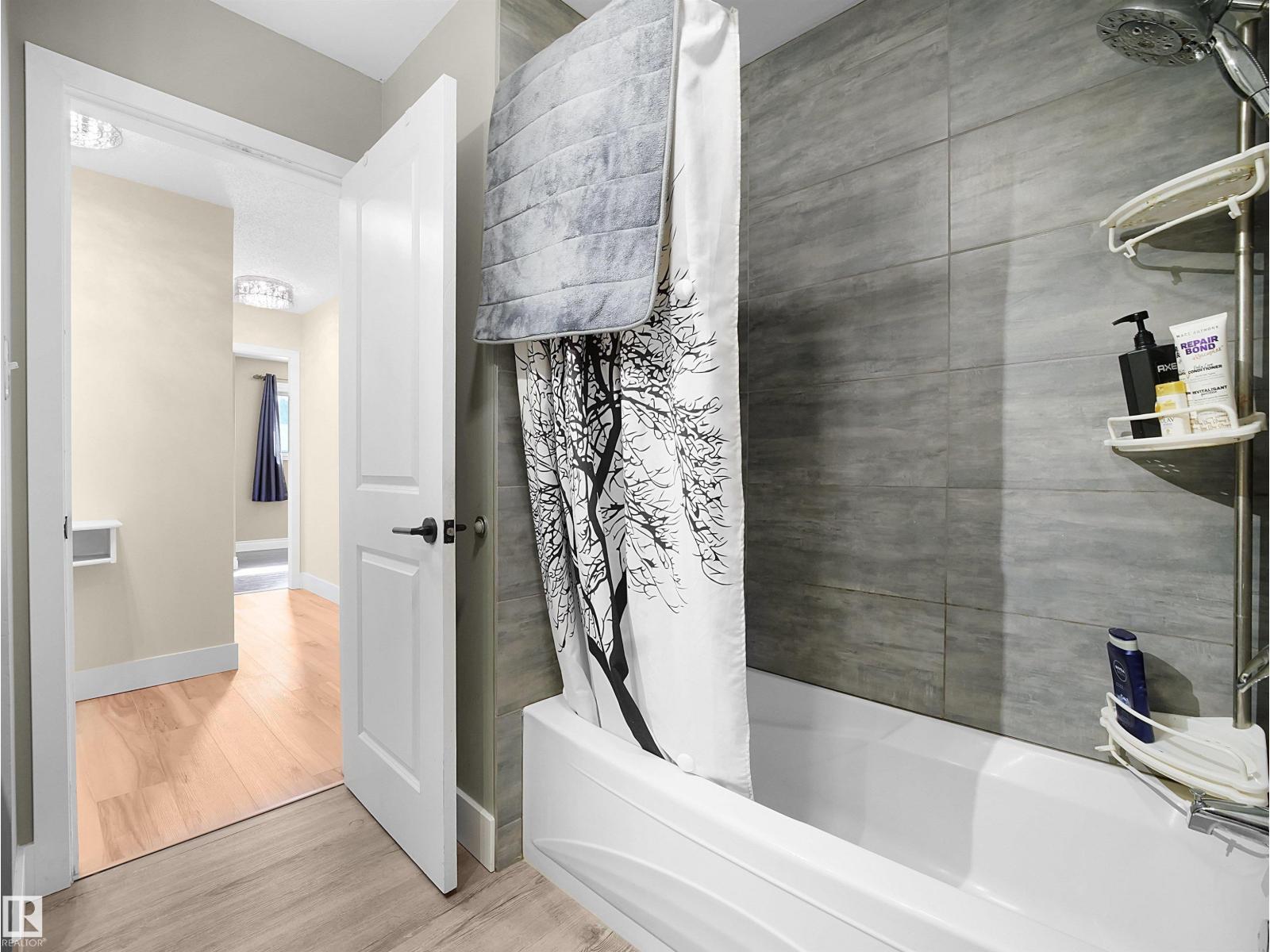 11044 166 AV NW, Edmonton