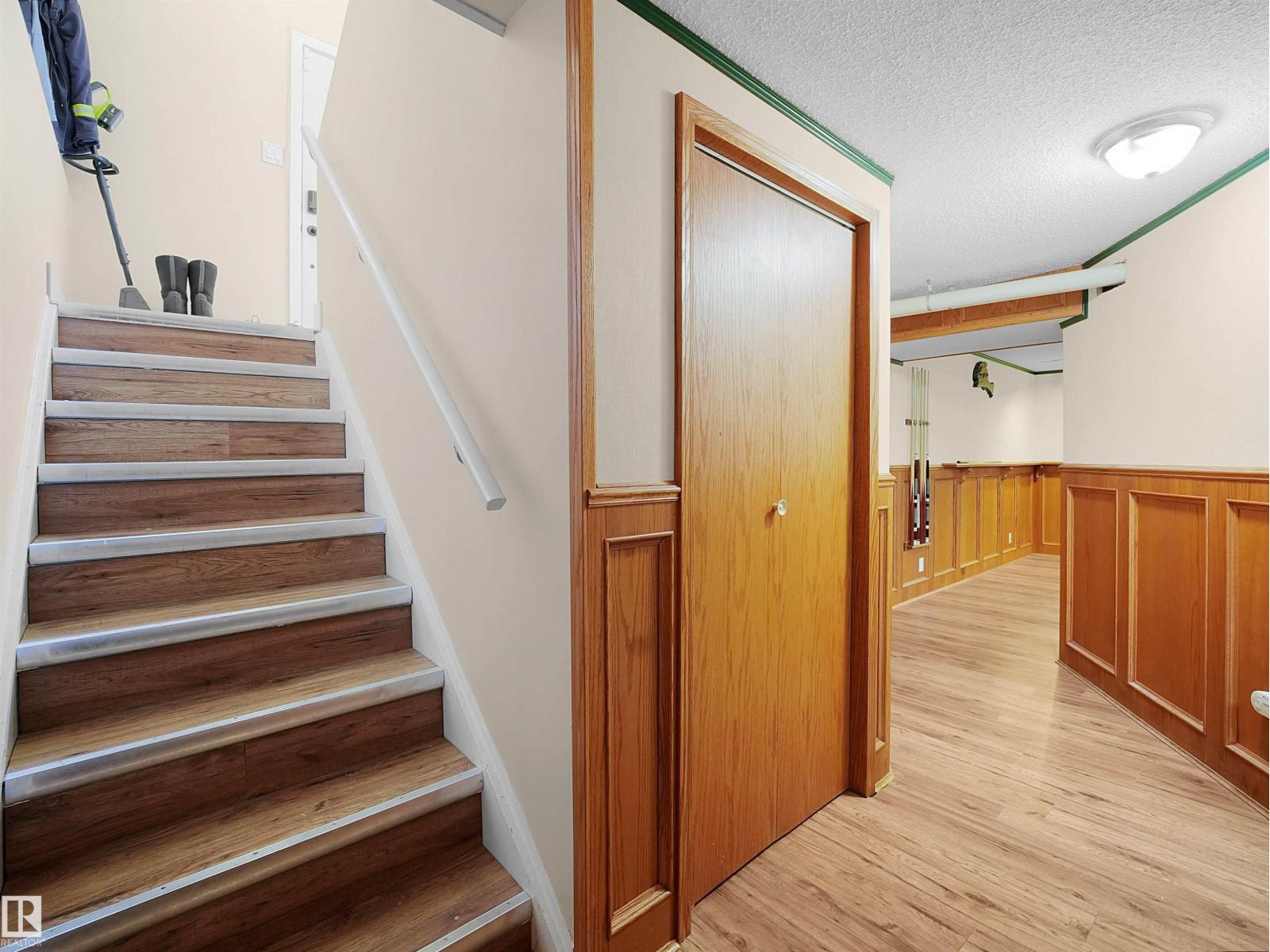 11044 166 AV NW, Edmonton