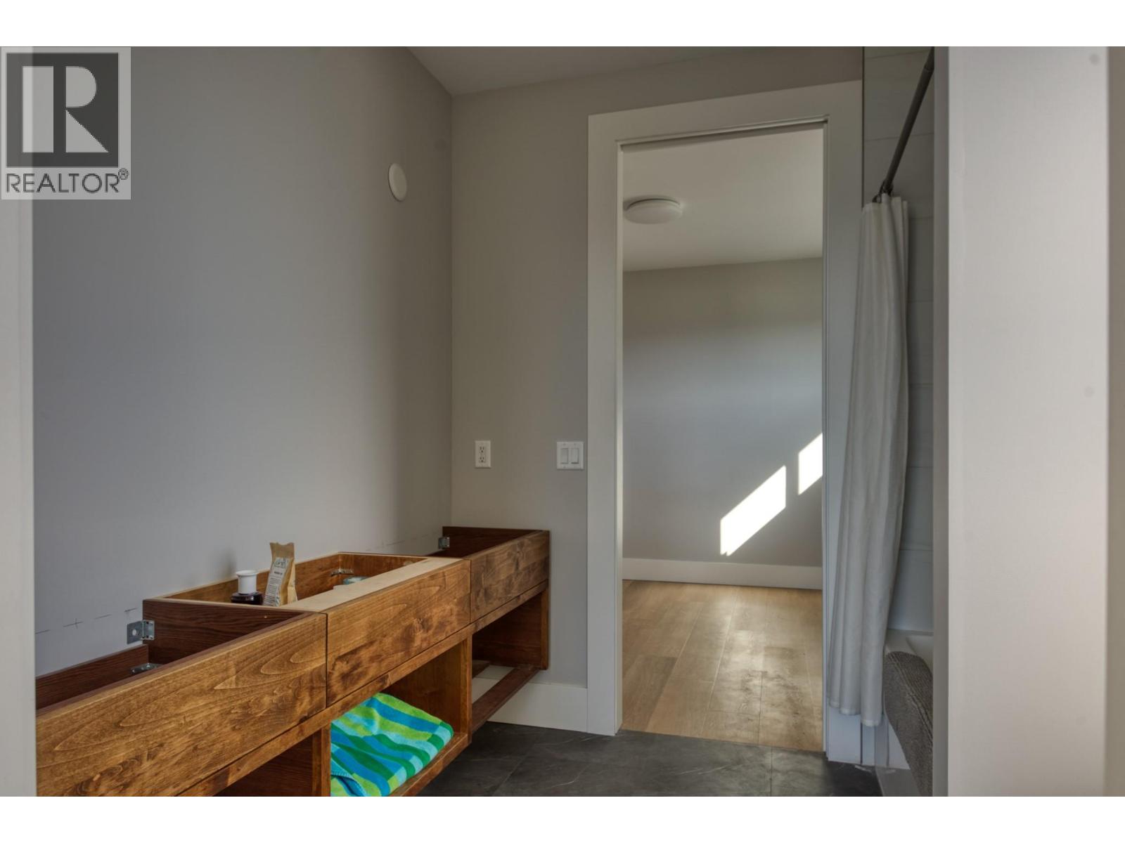  2835 Outlook Way, Naramata