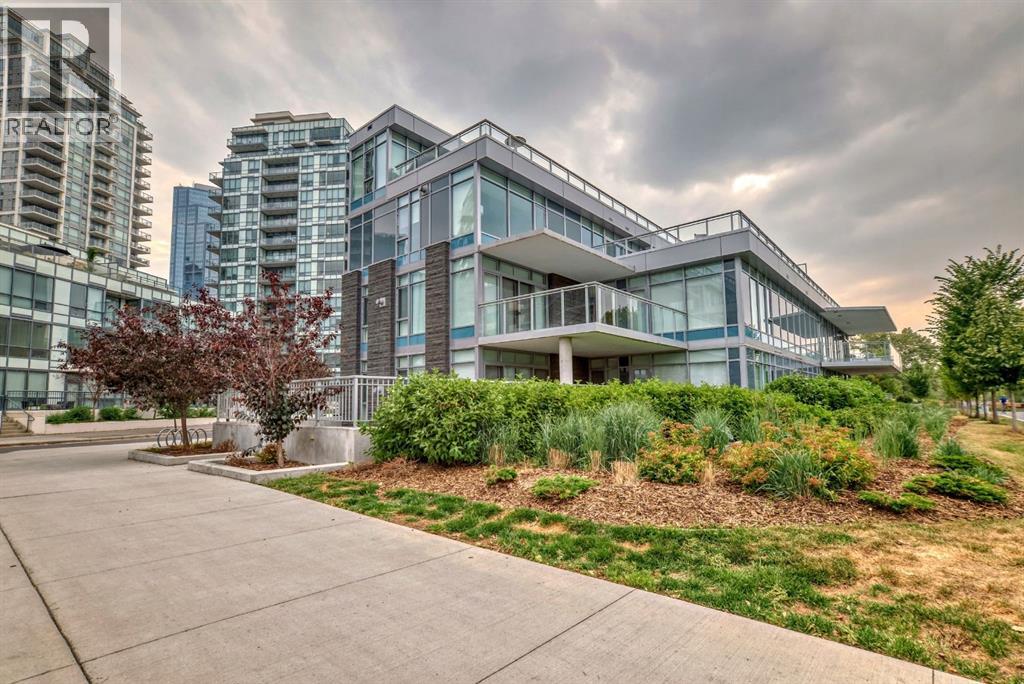 #102 88 Waterfront Mews SW - 1