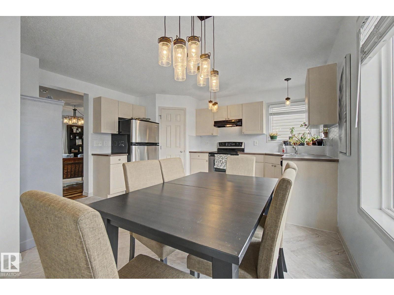 9111 213 ST NW - 11