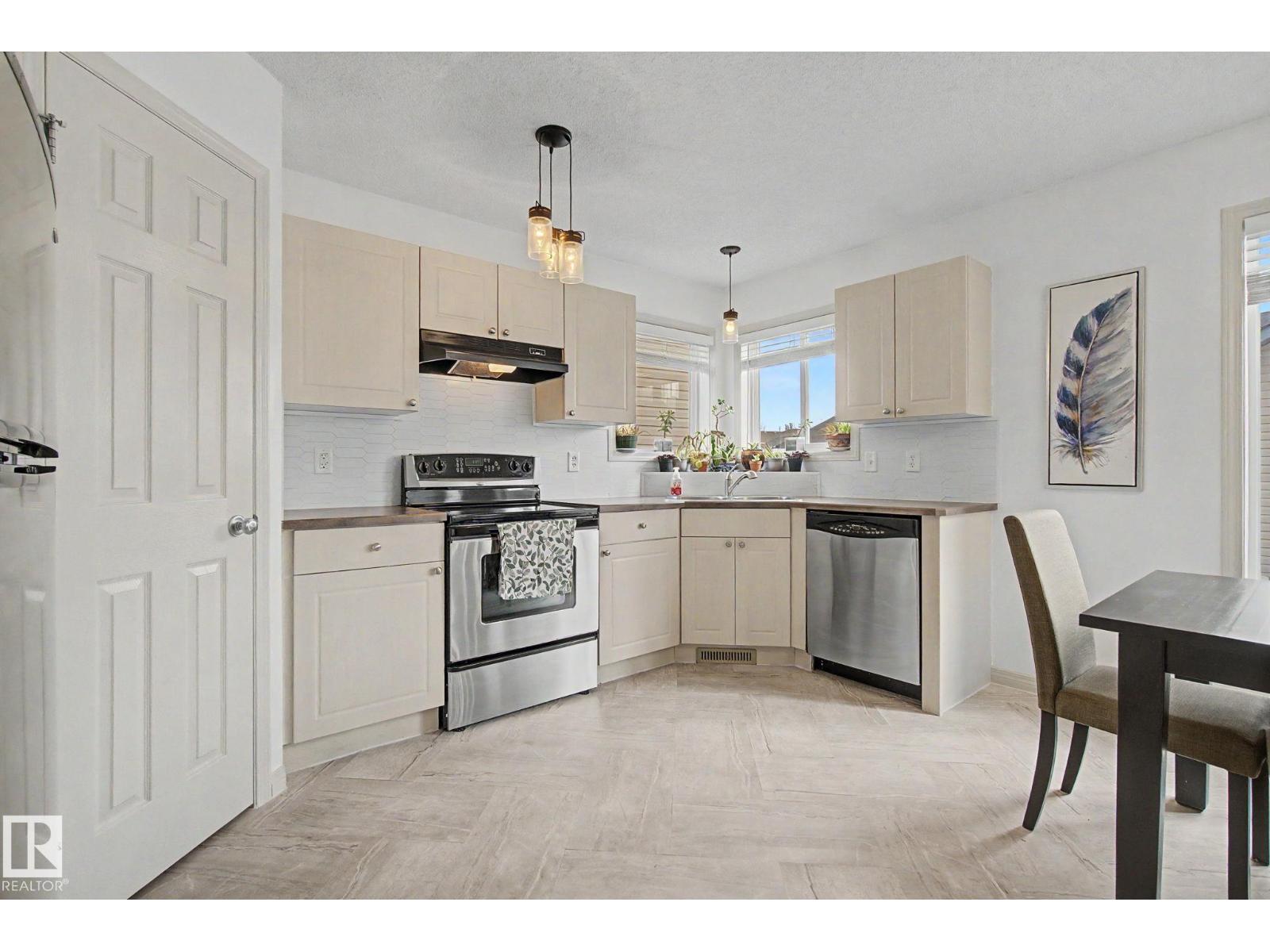 9111 213 ST NW, Edmonton