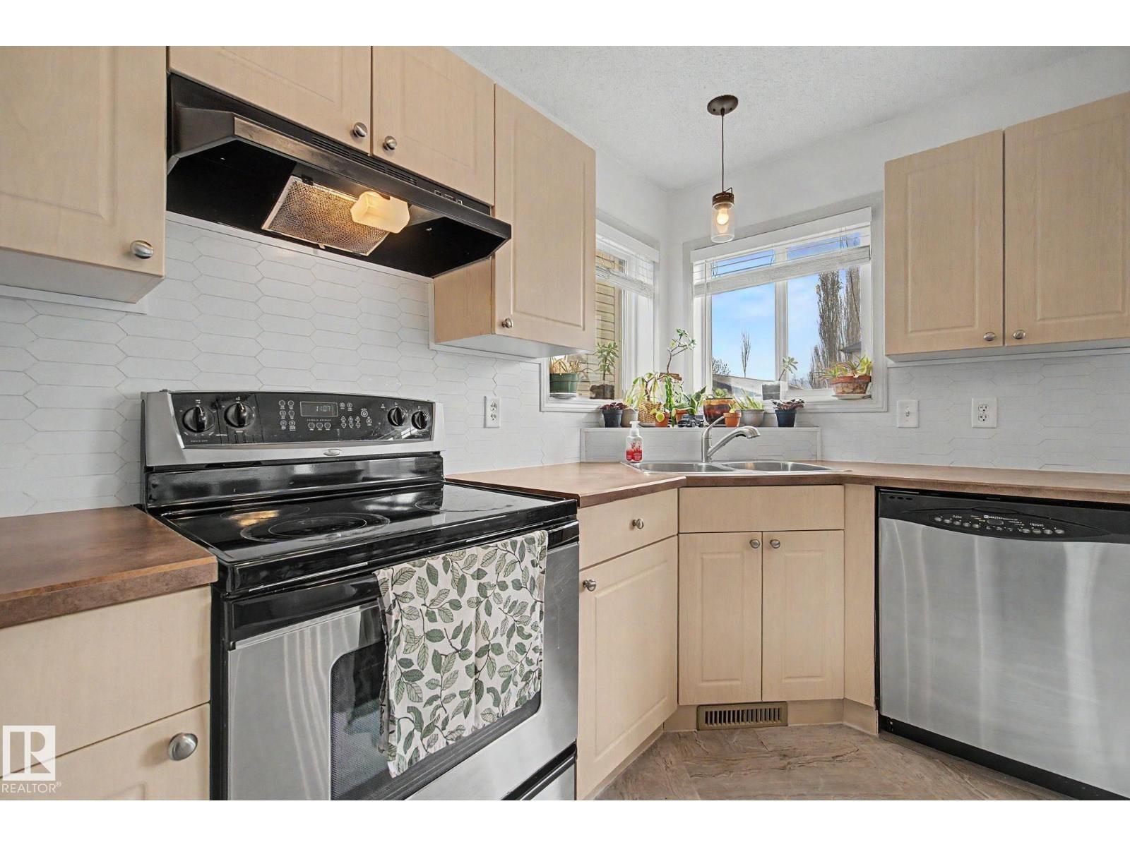 9111 213 ST NW, Edmonton