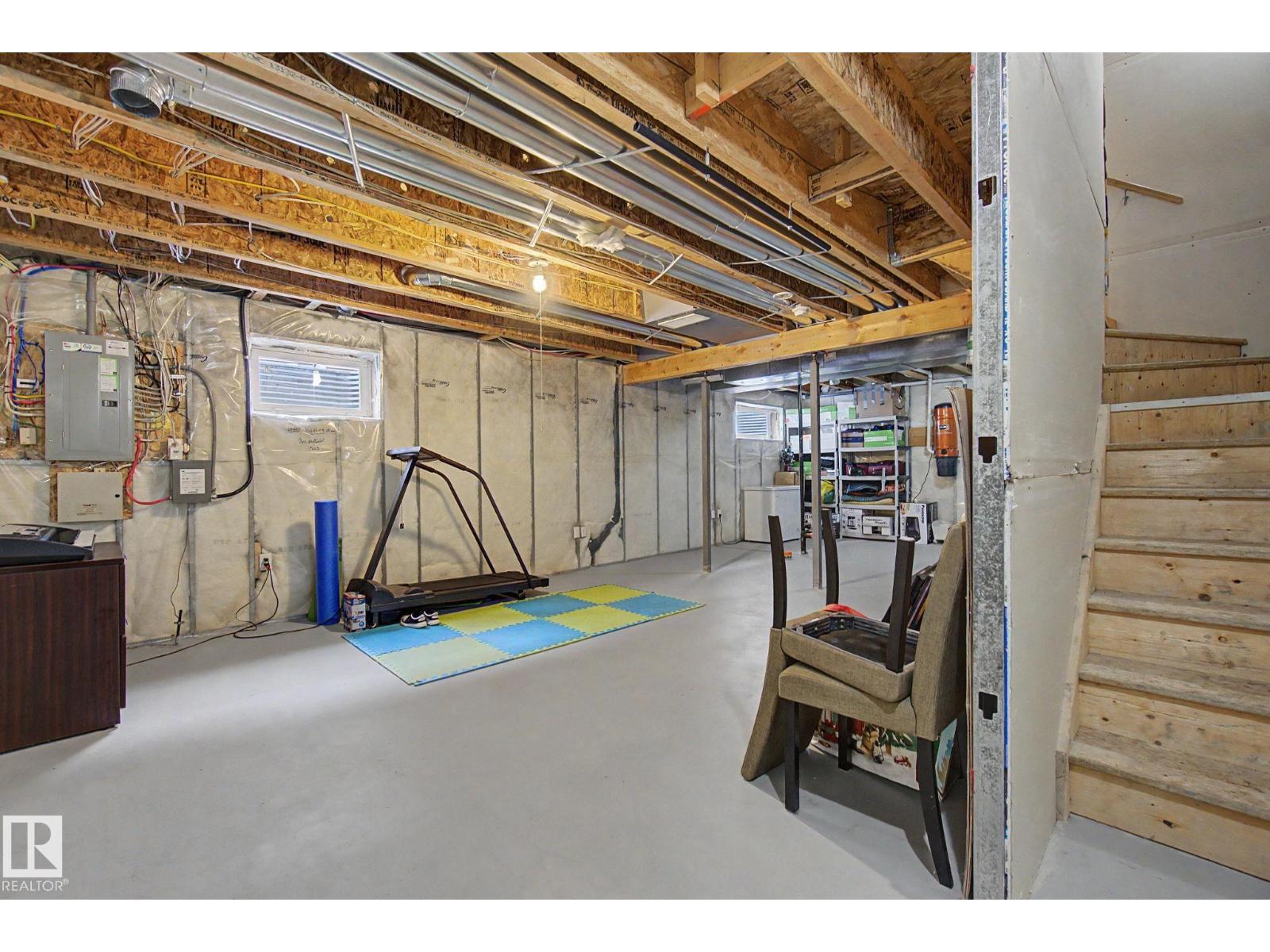 9111 213 ST NW, Edmonton