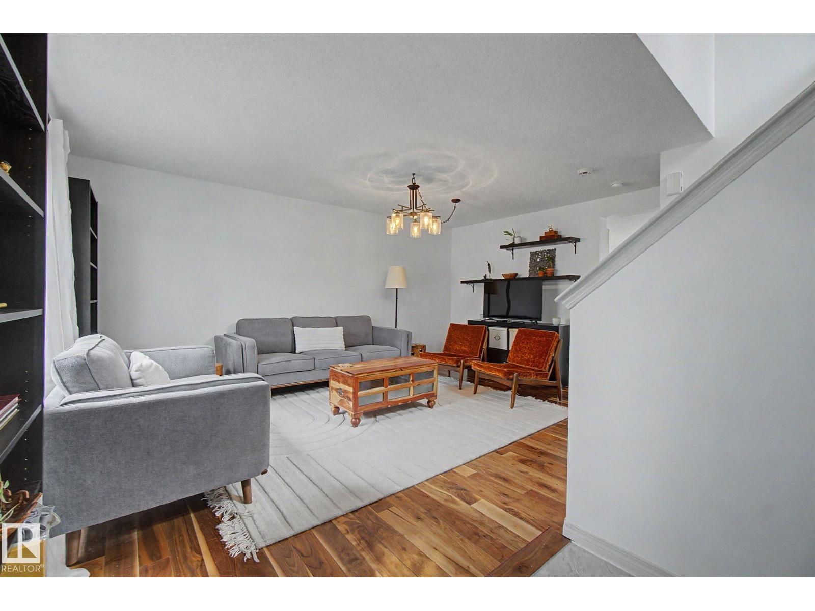 9111 213 ST NW - 4