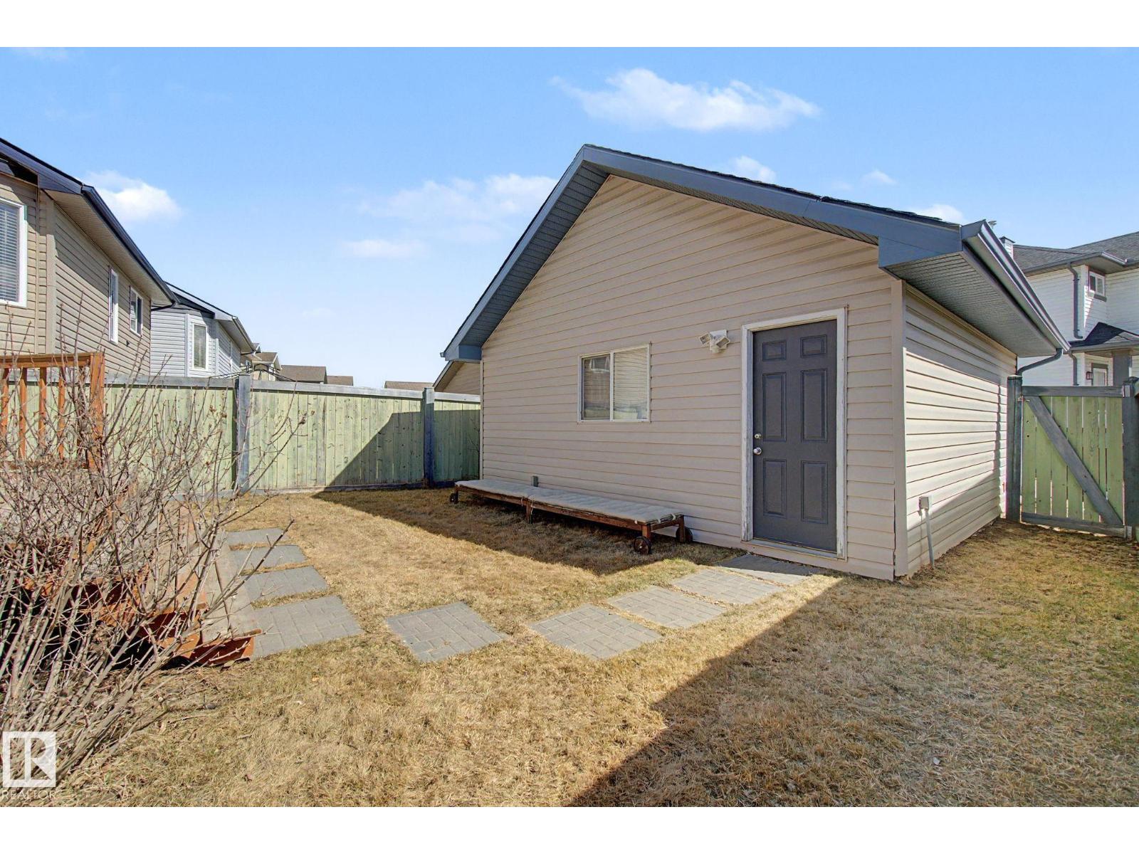 9111 213 ST NW, Edmonton