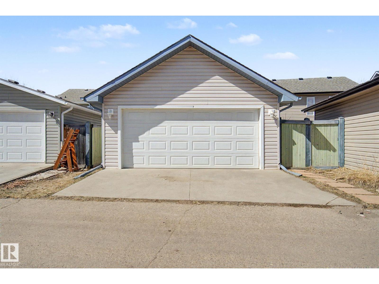 9111 213 ST NW, Edmonton