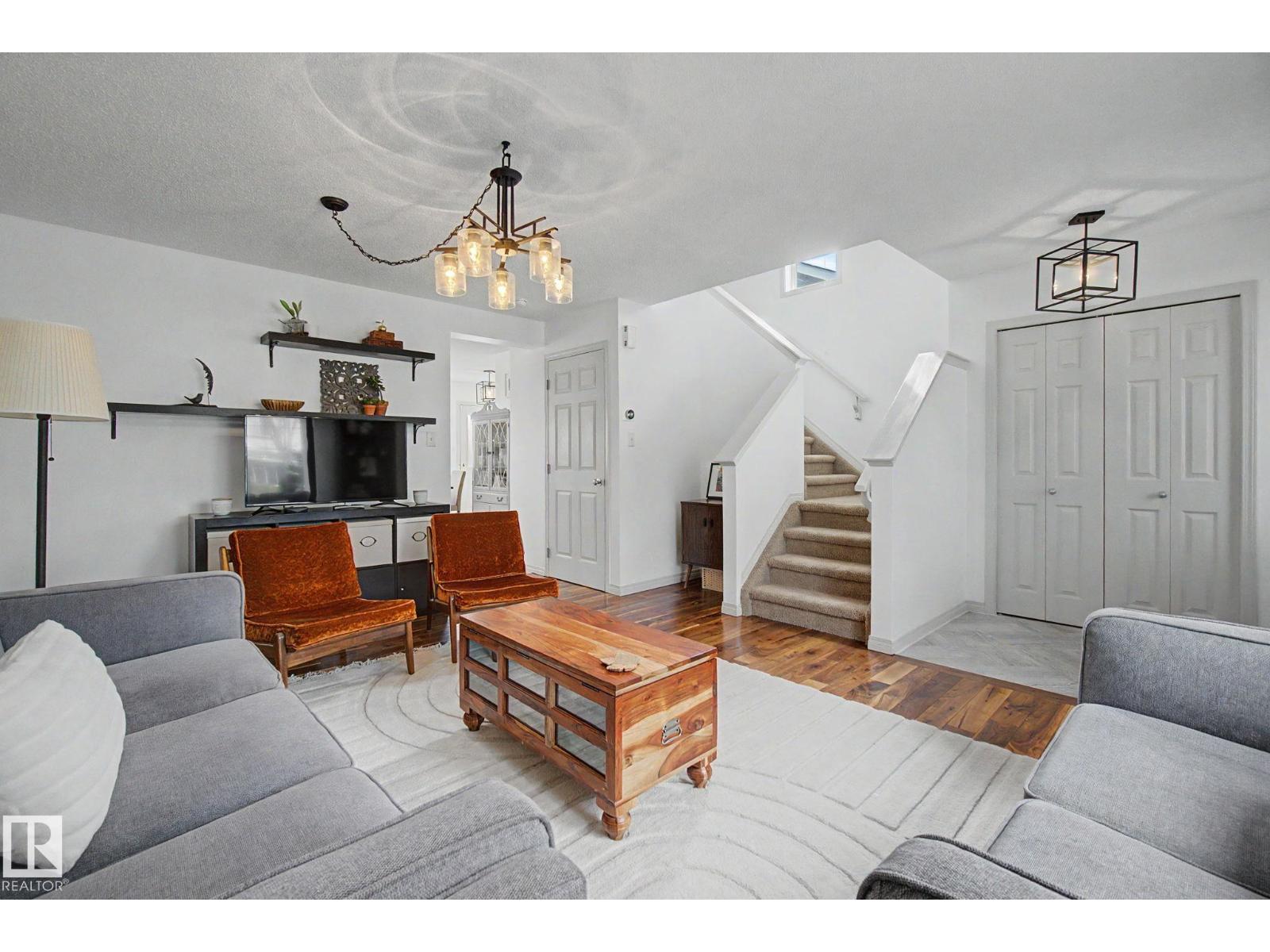 9111 213 ST NW - 8
