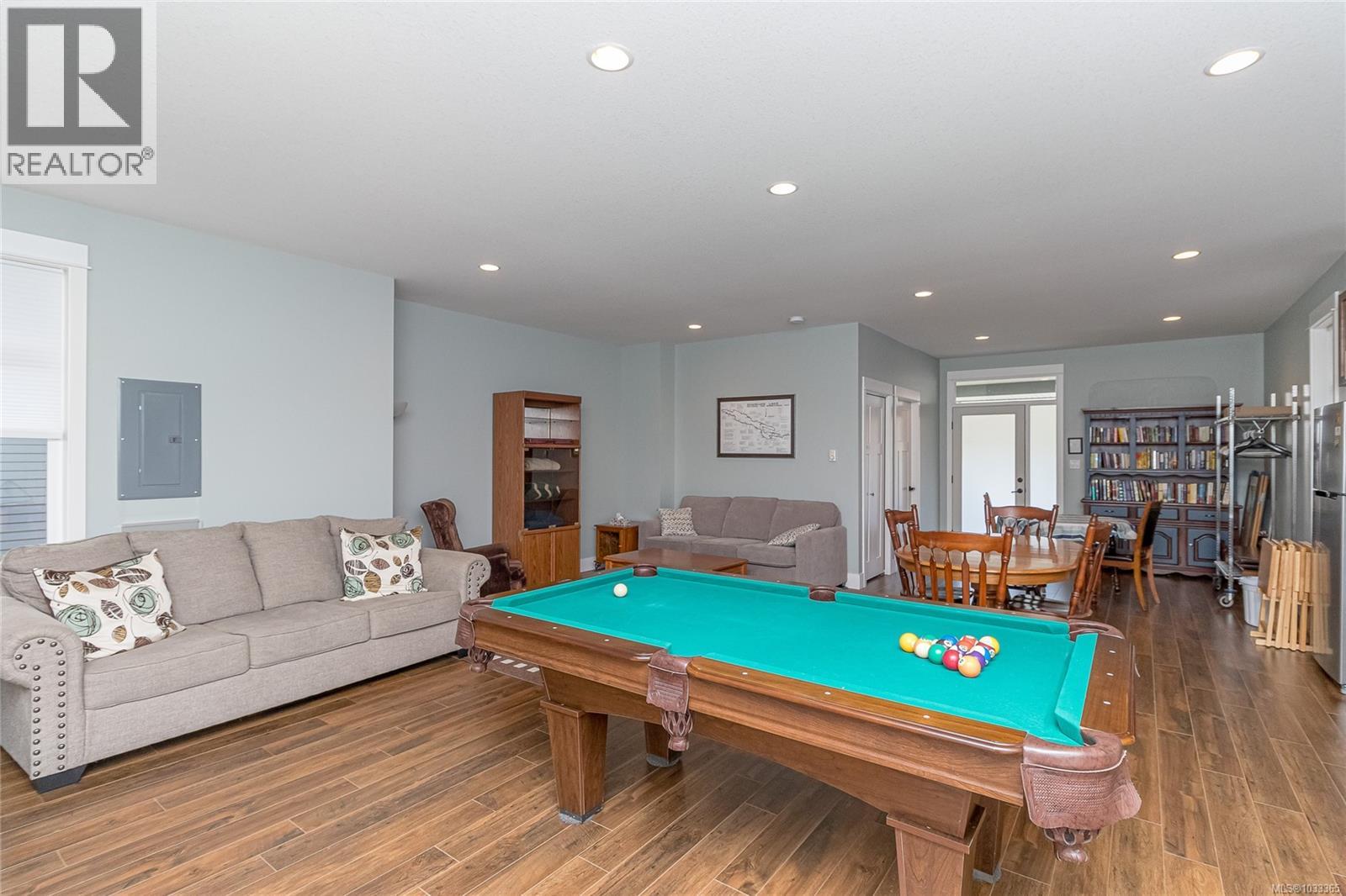 #33 300 Grosskleg Way - 33