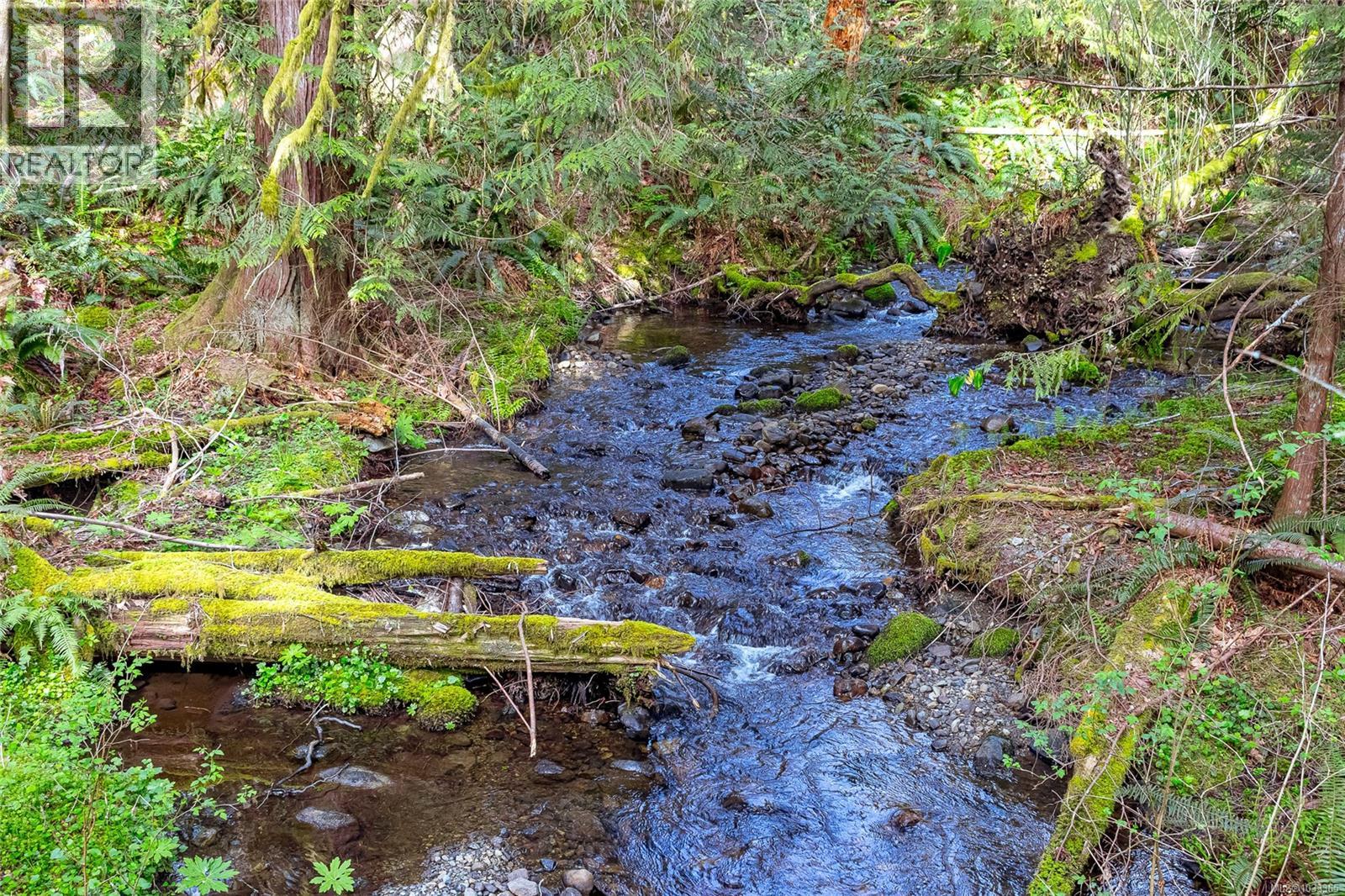 #33 300 Grosskleg Way - 38