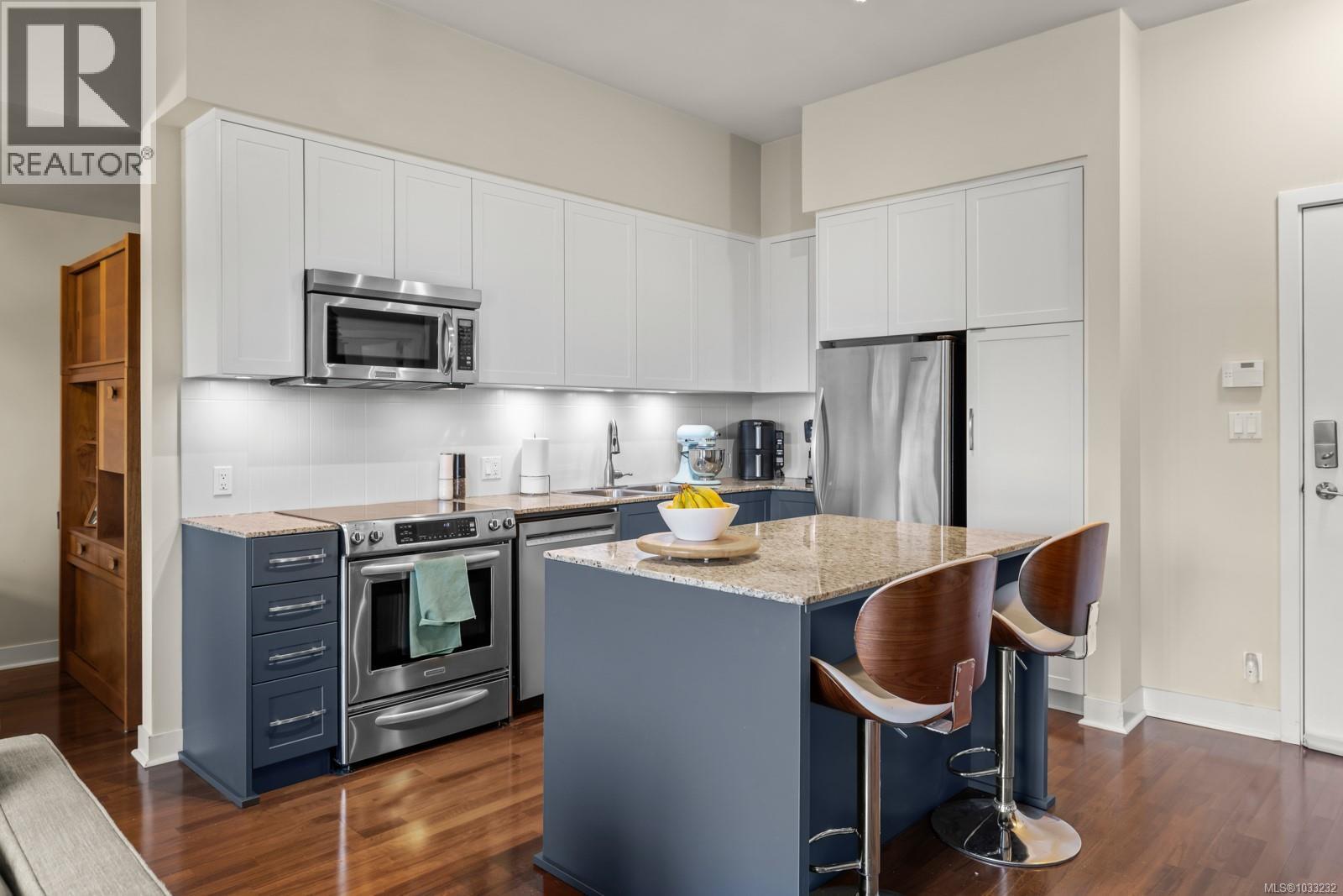 403 1395 Bear Mountain Parkway, Langford