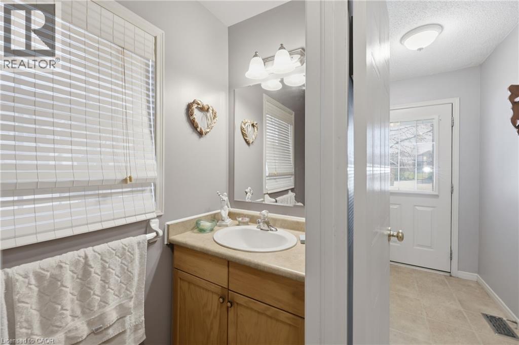 124 GOSLING GARDENS Gardens Unit# 50, Guelph, Ontario, N1G5K6 — Photo 30