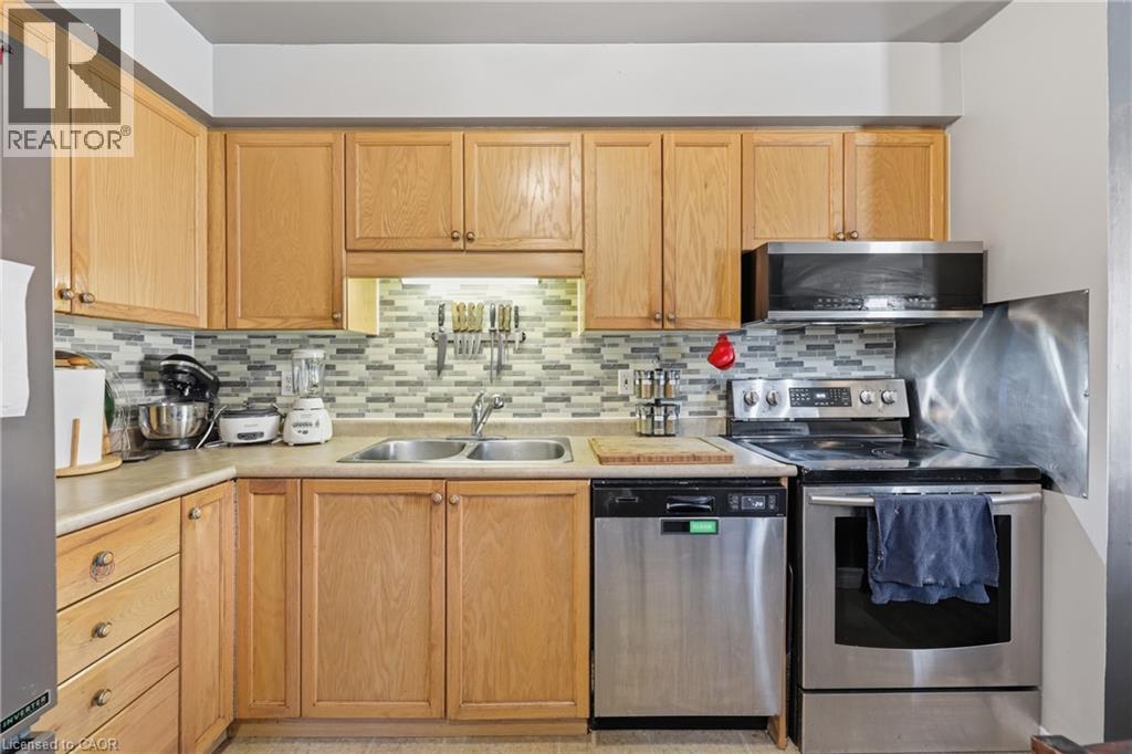 124 GOSLING GARDENS Gardens Unit# 50, Guelph, Ontario, N1G5K6 — Photo 9