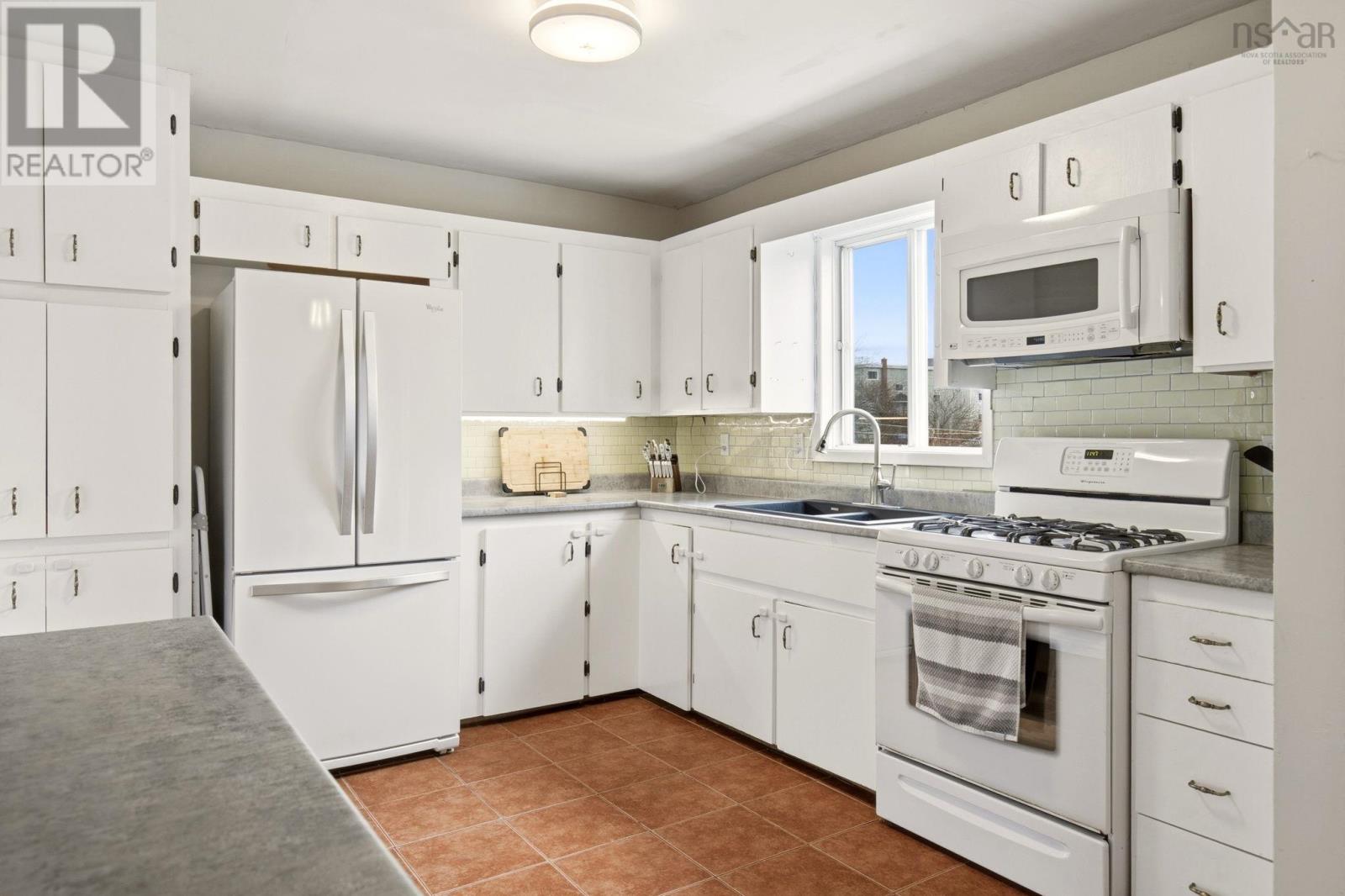 Property 9 of 30 of 29 Seawood Avenue