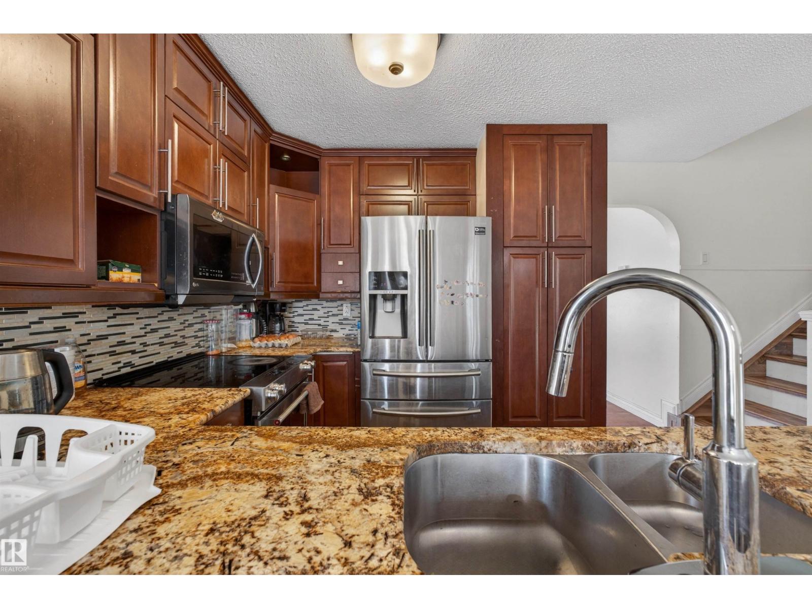 9007 169 AV NW, Edmonton