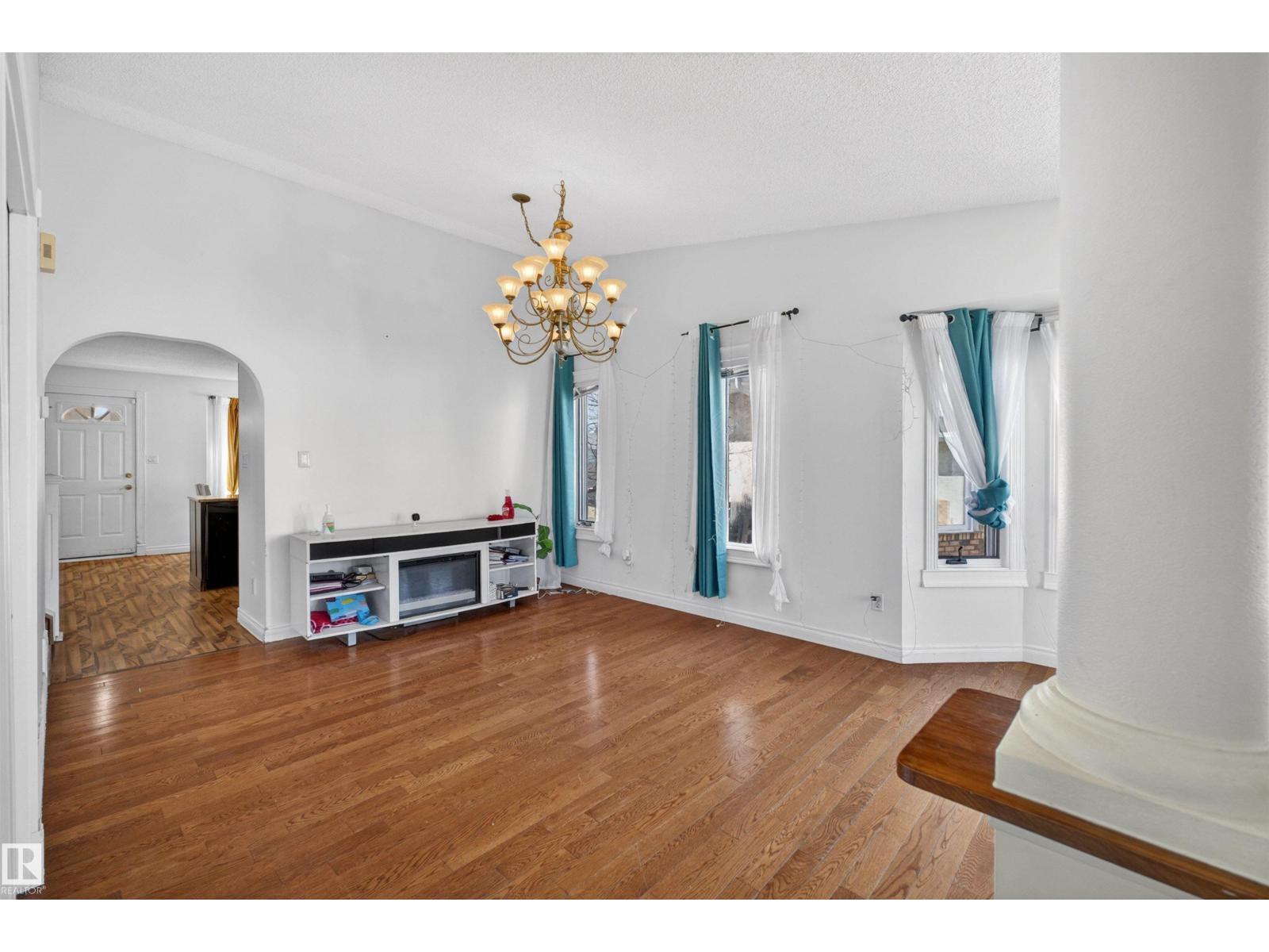 9007 169 AV NW, Edmonton