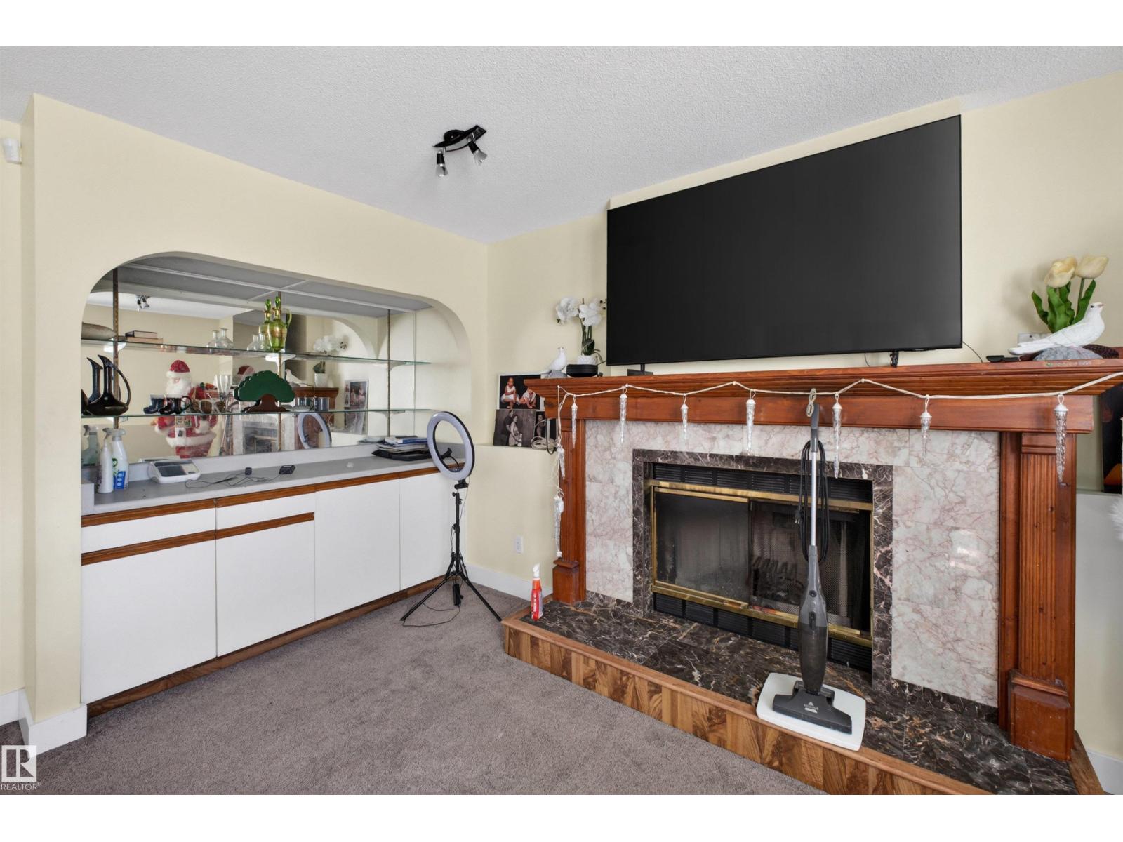 9007 169 AV NW, Edmonton