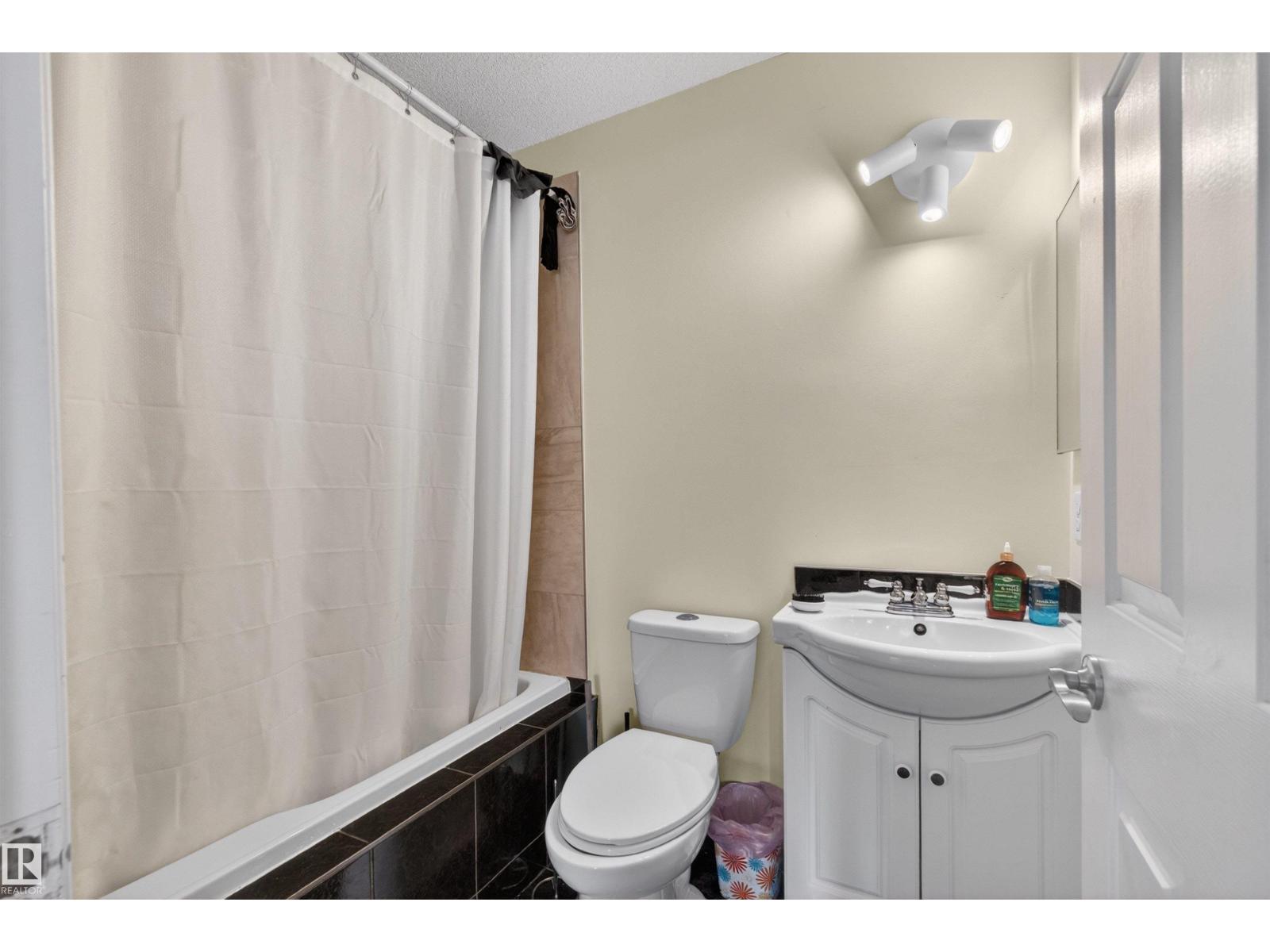 9007 169 AV NW, Edmonton