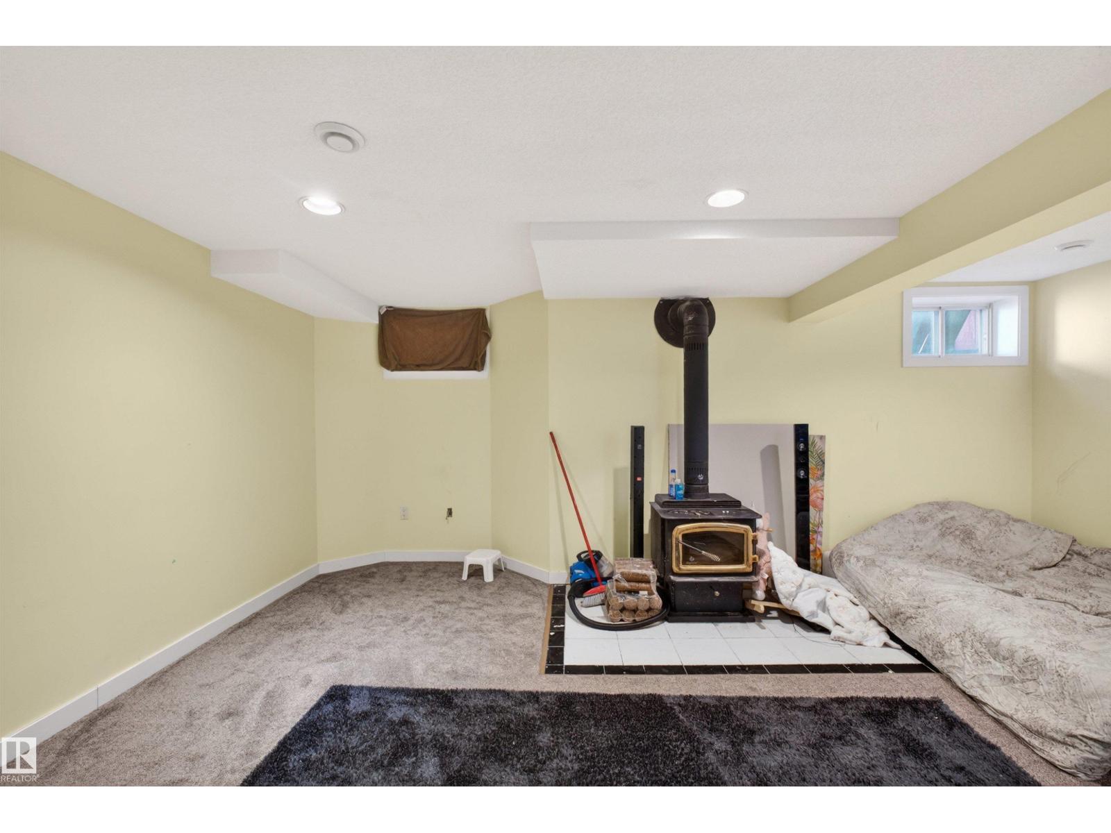 9007 169 AV NW, Edmonton