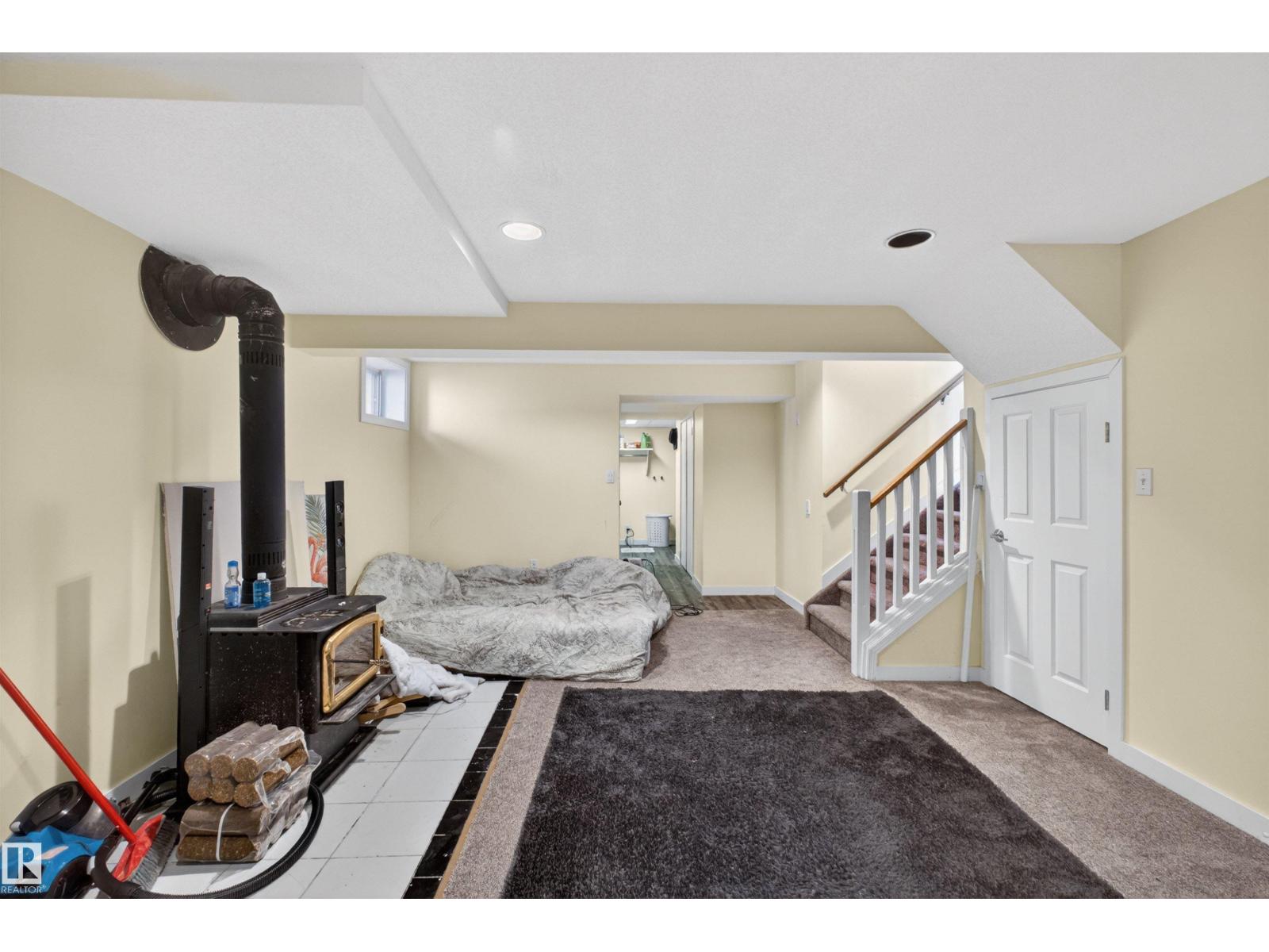 9007 169 AV NW, Edmonton